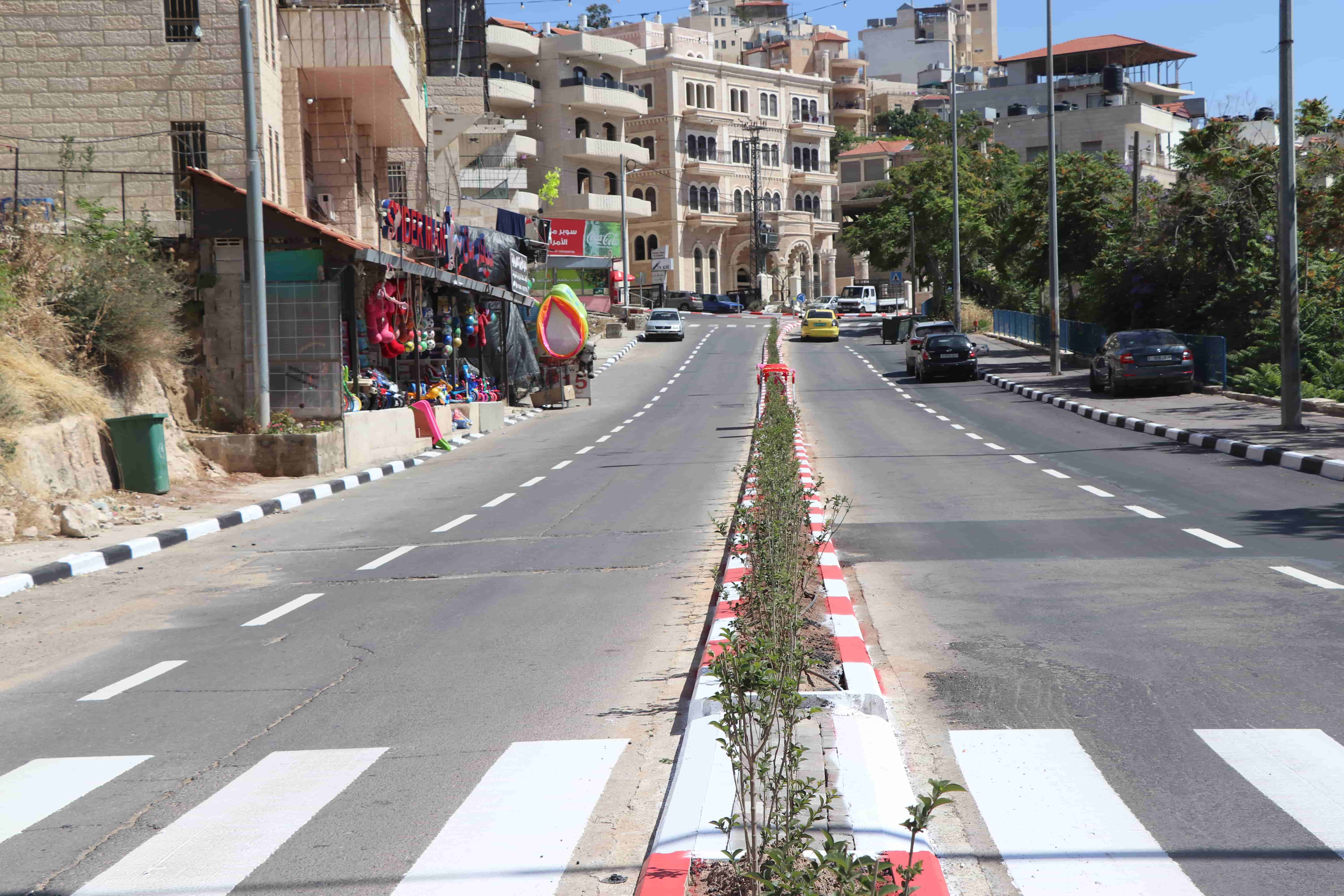 بلدية بيت لحم تنهي أعمال تأهيل "دوار تشيلي" ومقطع من شارع الكركفة 