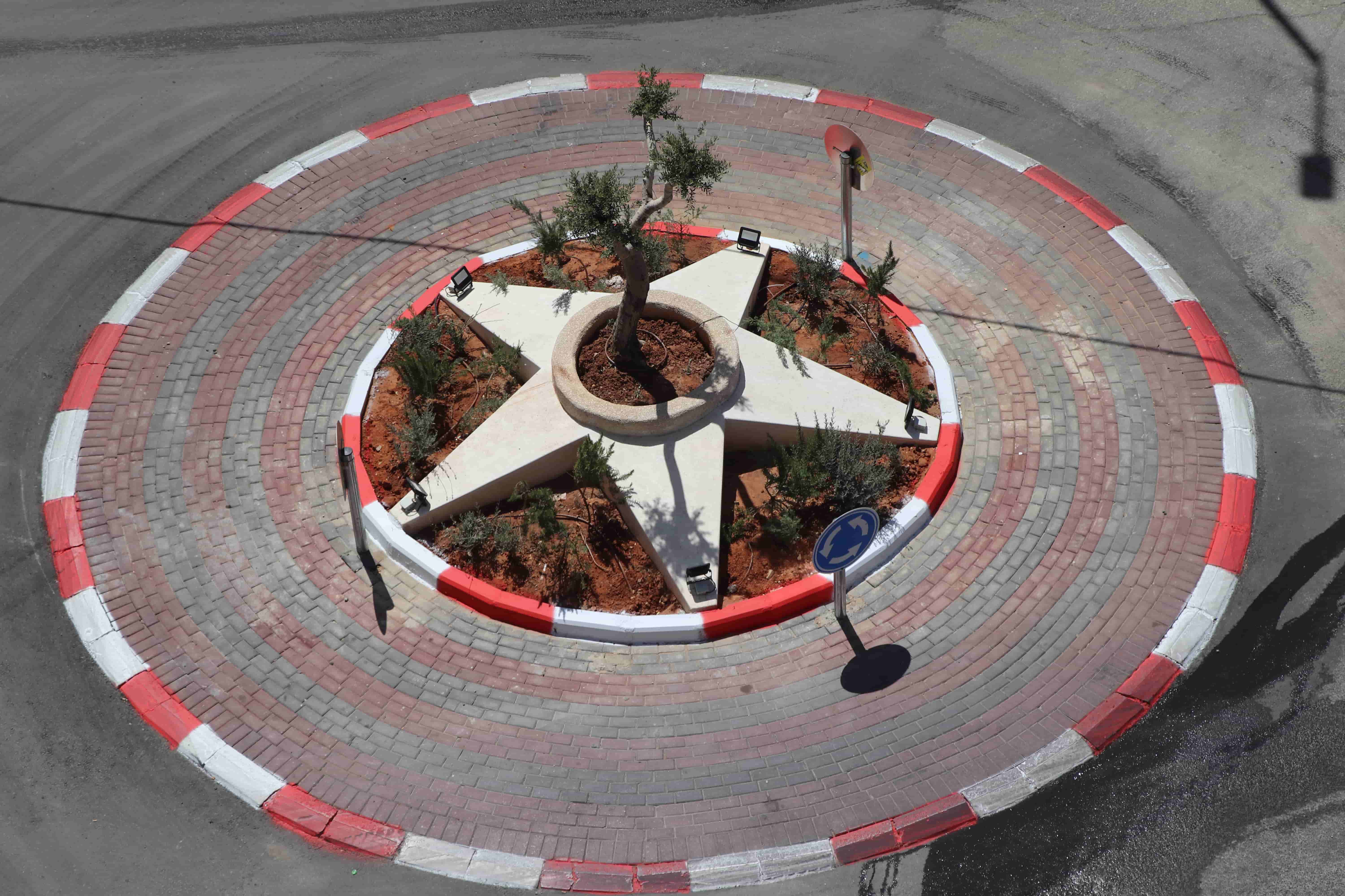 بلدية بيت لحم تنهي أعمال تأهيل "دوار تشيلي" ومقطع من شارع الكركفة 