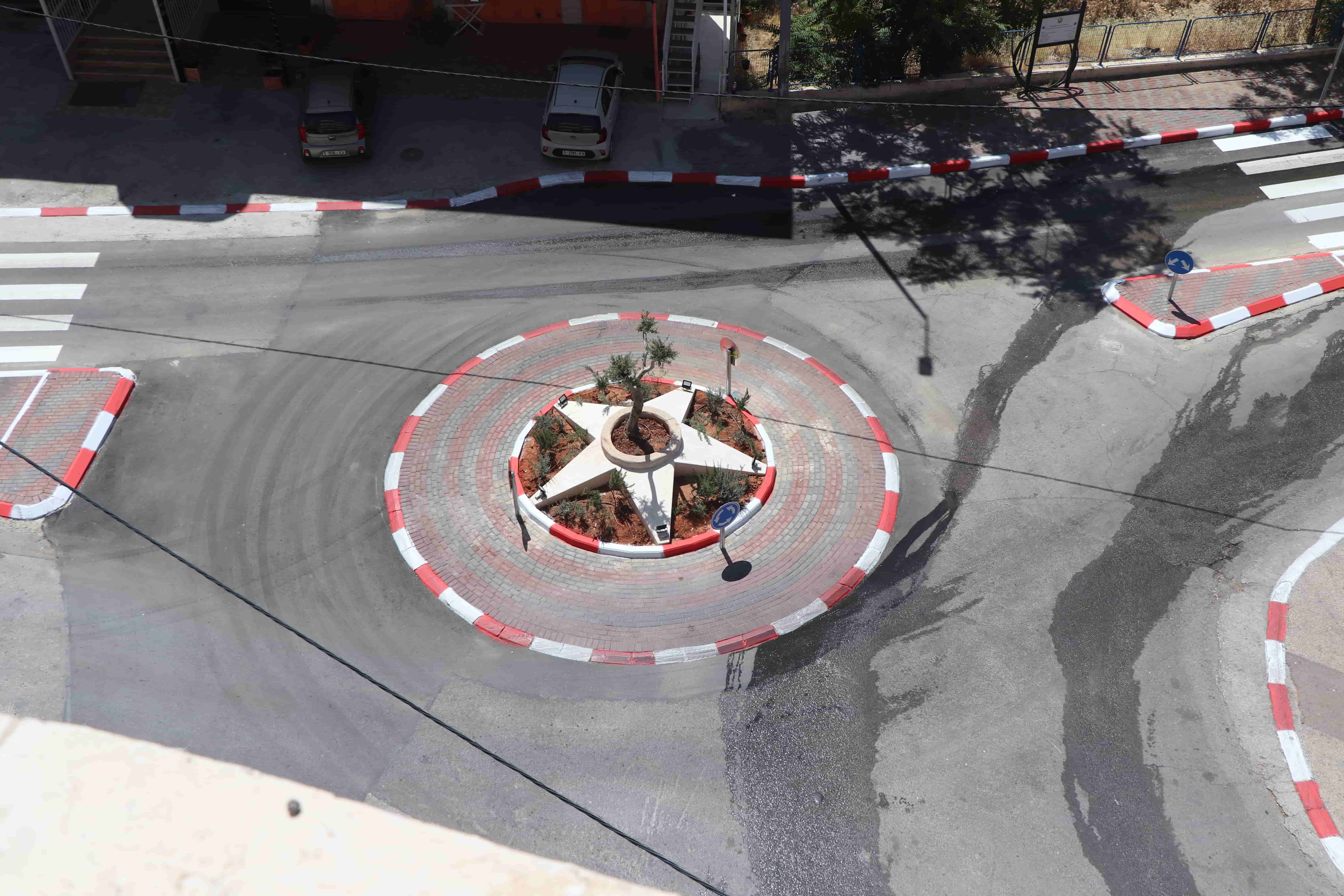 بلدية بيت لحم تنهي أعمال تأهيل "دوار تشيلي" ومقطع من شارع الكركفة 