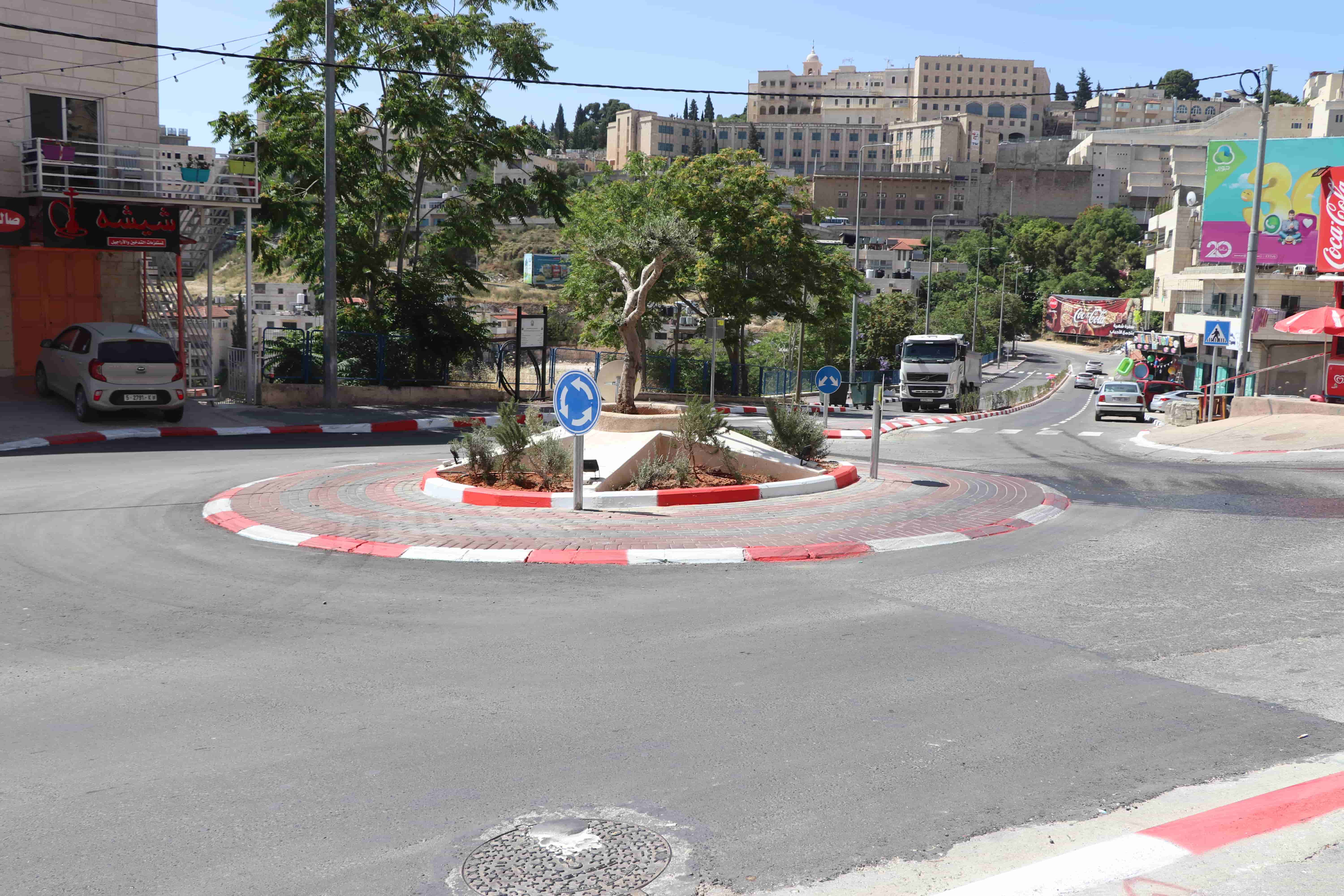 بلدية بيت لحم تنهي أعمال تأهيل "دوار تشيلي" ومقطع من شارع الكركفة 