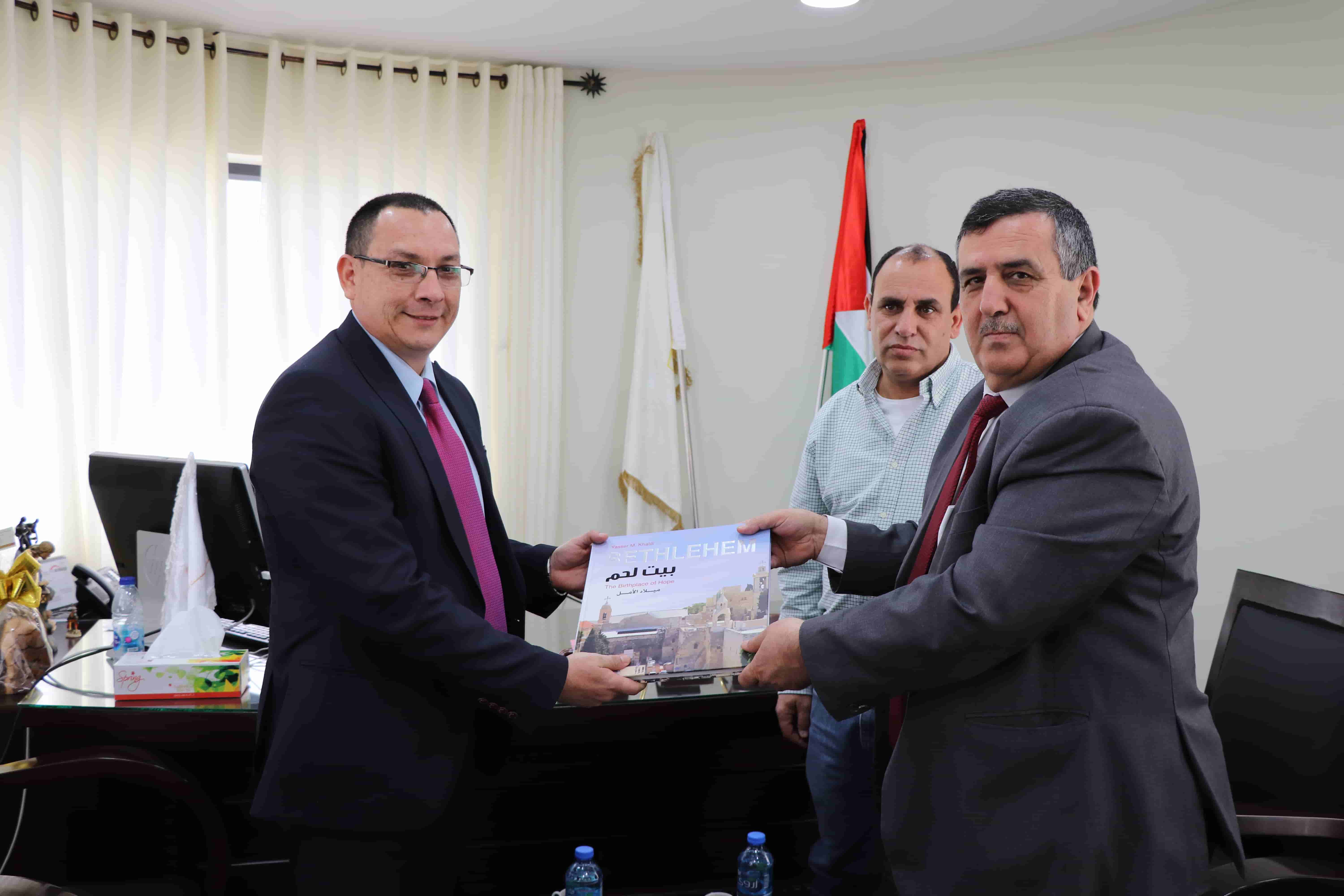 سلمان يرحب بسفير نيكاراغوا الجديد ويشيد بالعلاقات الثنائية بين دولة فلسطين وجمهورية نيكاراغوا