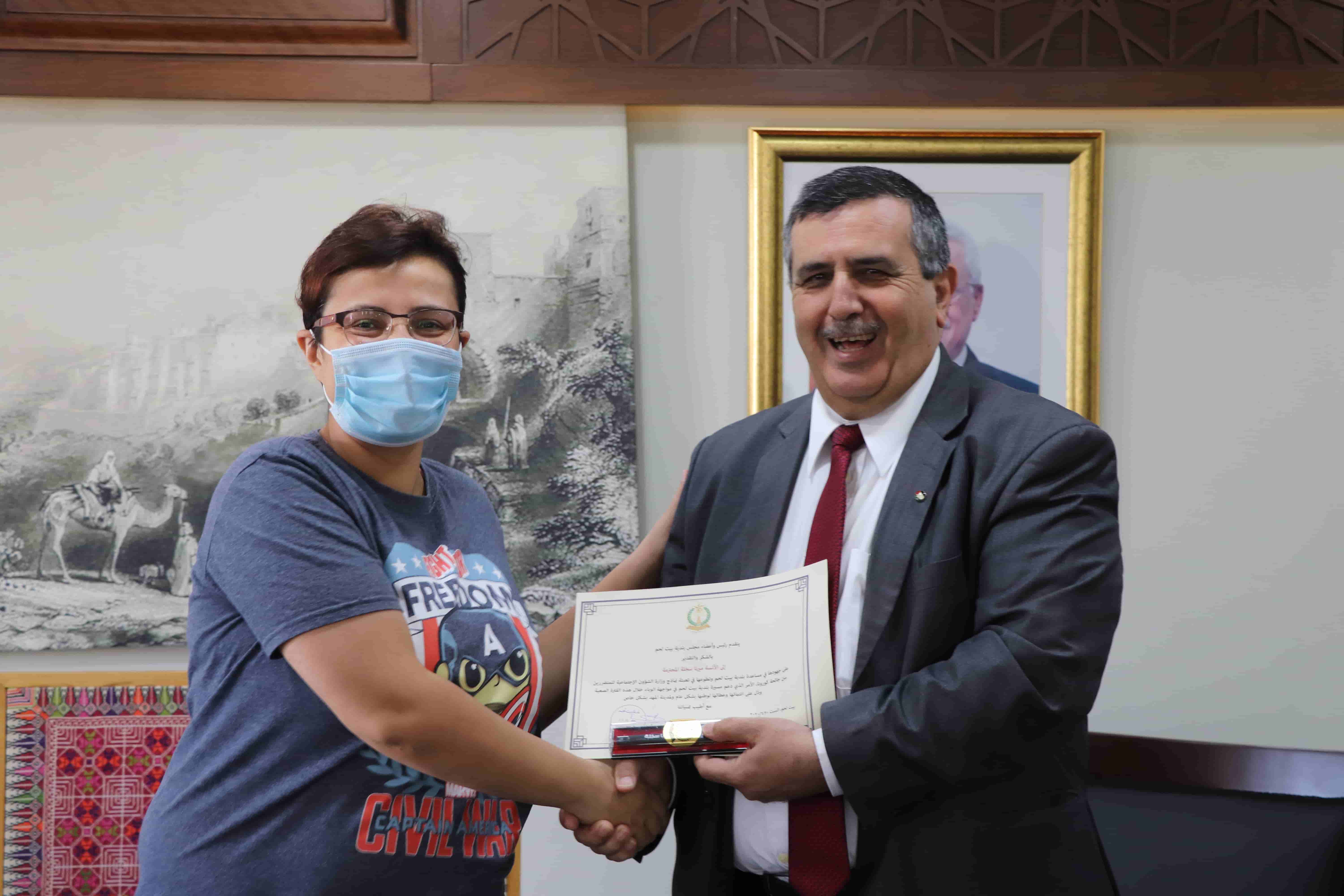 سلمان يكرم متطوعي بلدية بيت لحم خلال فترة جائحة كورونا