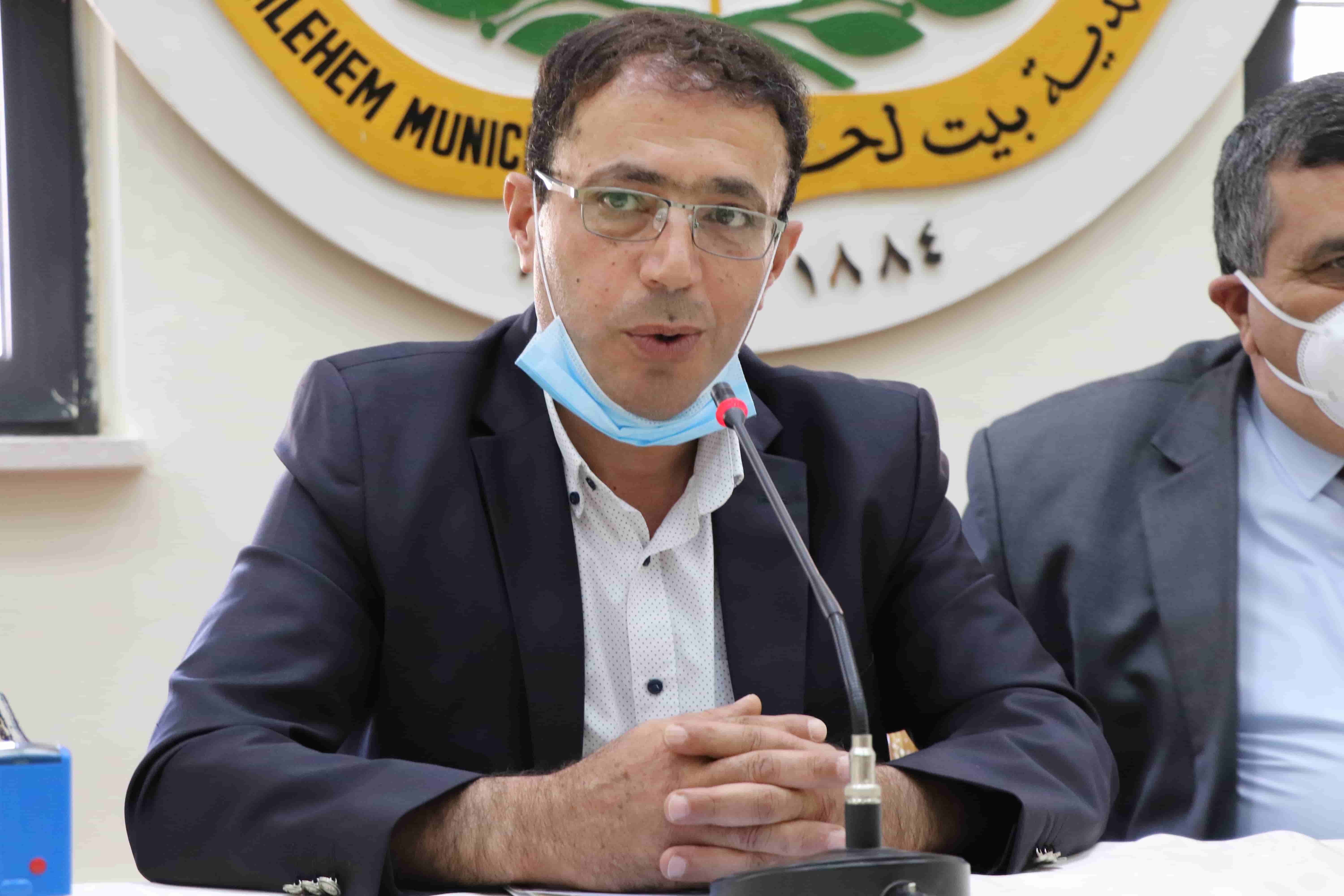 بلدية بيت لحم توقع إتفاقيتين لإنشاء والإشراف على مشروع مسلخ بلدي