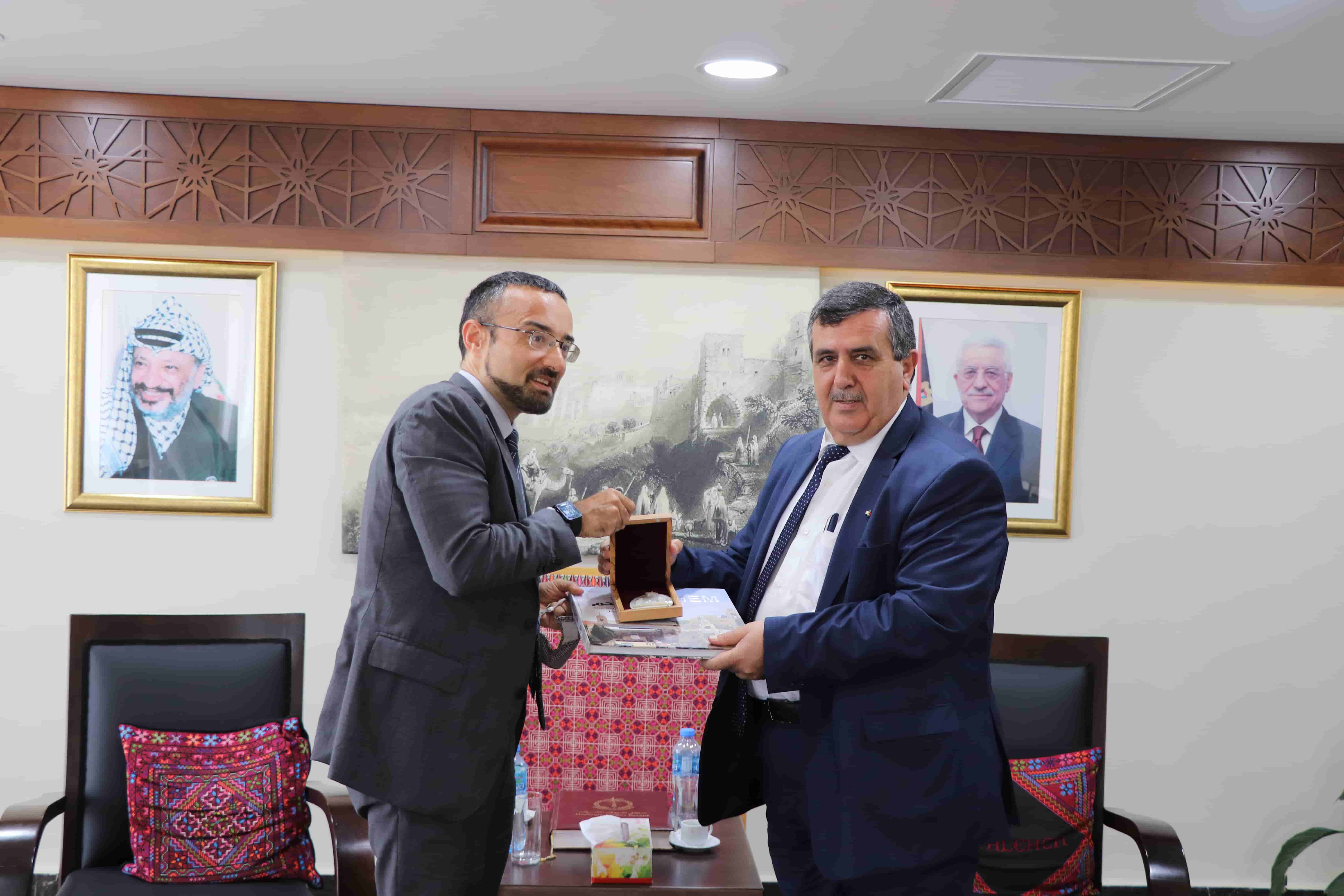 رئيس بلدية بيت لحم يرحب بالقنصل الإيطالي العام الجديد ويؤكد على استعداده للتعاون المشترك