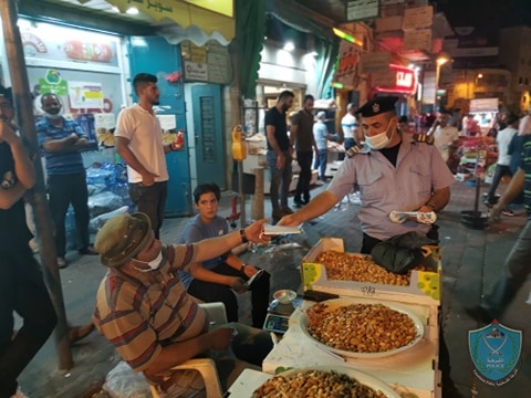 من خلال حملة مشتركة شرطة محافظة بيت لحم وبلدية بيت لحم تؤكدان على الإلتزام بإجراءات السلامة العامة بوقفة عيد الأضحى 