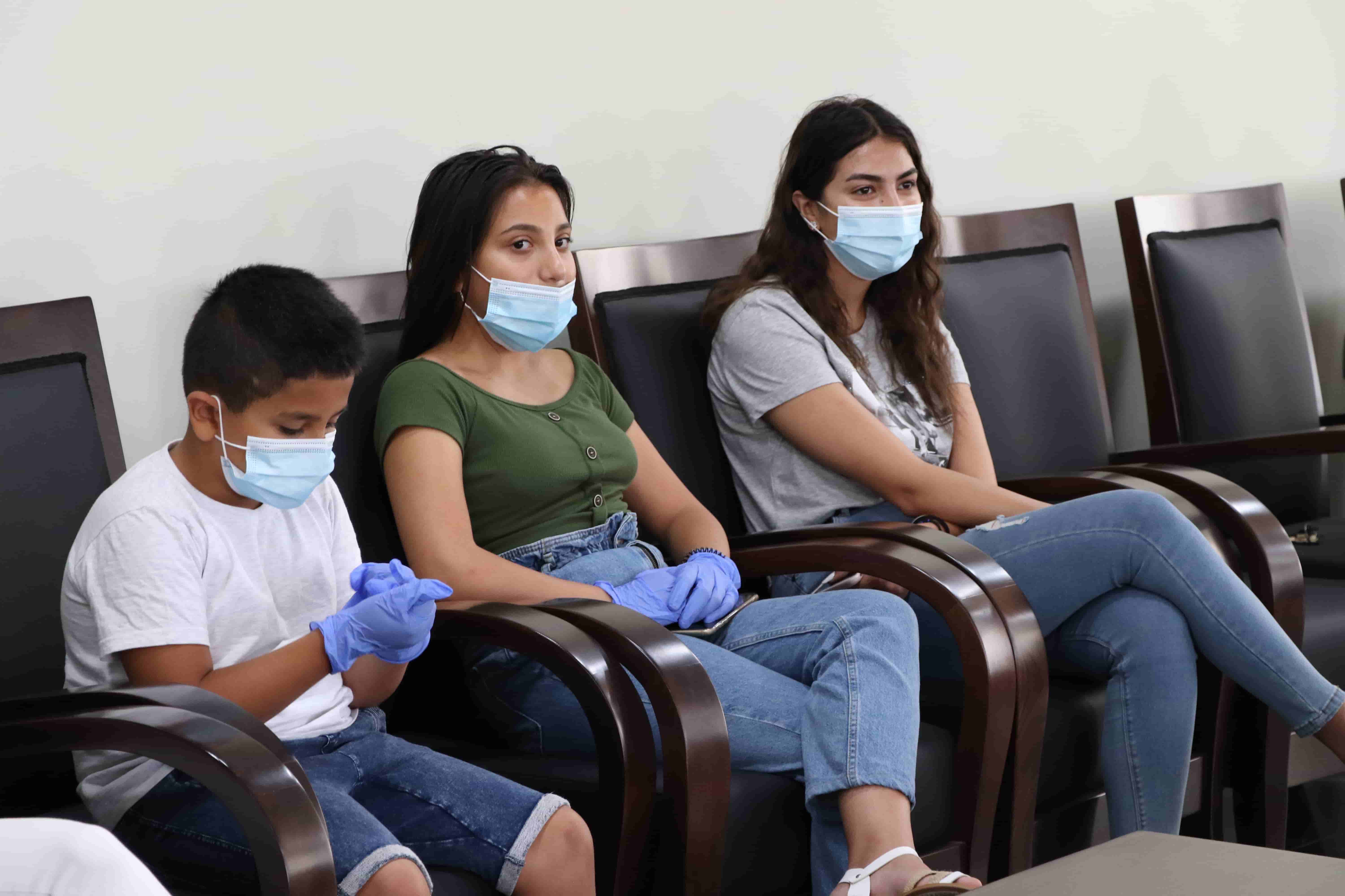 رئيس بلدية بيت لحم يكرم الفائزين في ماراثون الصور المنفذ من خلال مشروع "إعادة إستخدام المساحات العامة"