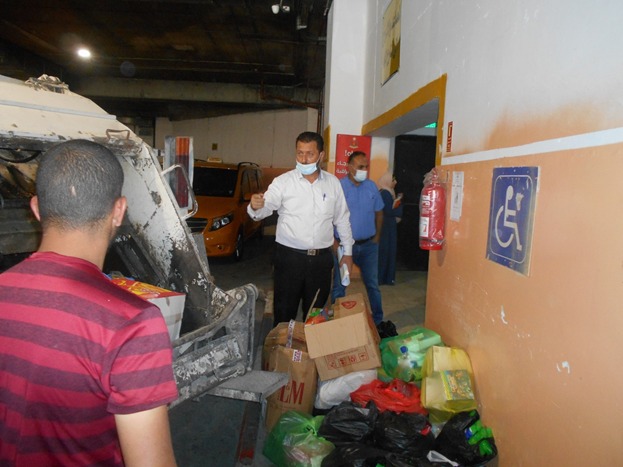 بلدية بيت لحم تتلف (2) طن من المواد الغذائية والإستهلاكية المنتهية الصلاحية والفاسدة من أسواق مدينة بيت لحم 