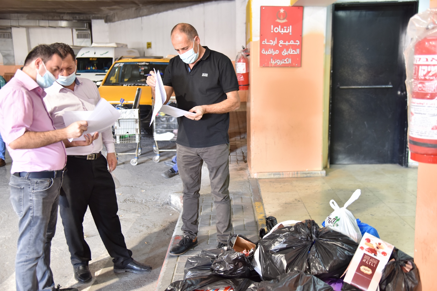 بلدية بيت لحم تستمر في جولاتها الميدانية الرقابية اليومية لمراقبة صلاحية المواد الغذائية