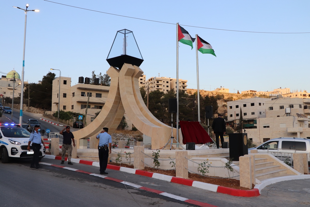 بلدية بيت لحم تدشن "صرح شهداء مدينة بيت لحم" في موقع دُوّار واد شاهين
