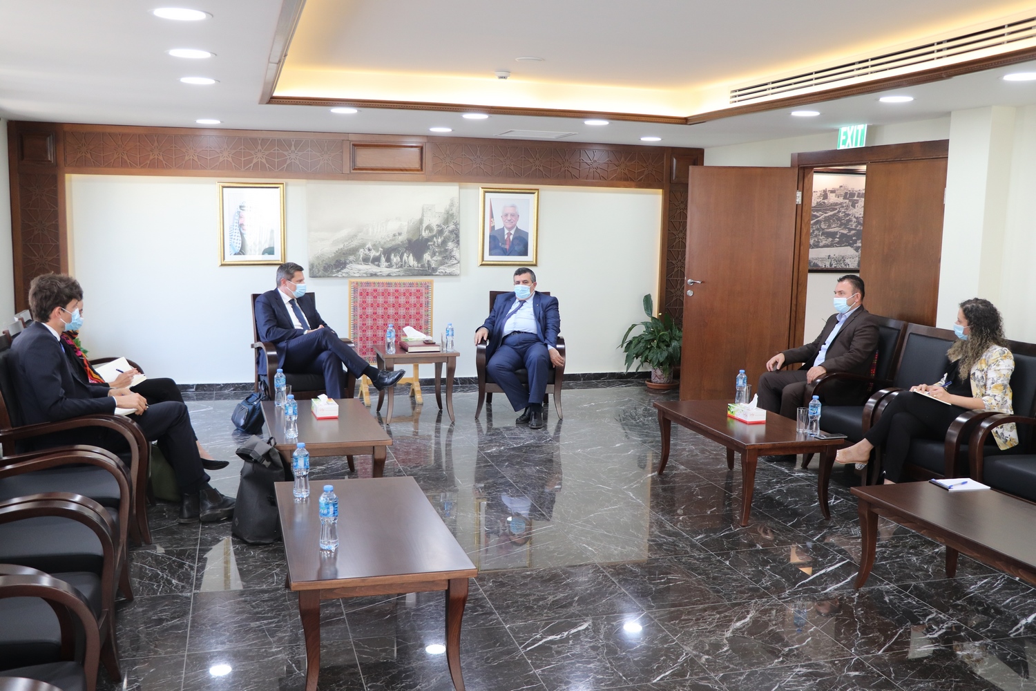 رئيس بلدية بيت لحم يبحث مع ممثل جمهورية سويسرا الجديد في فلسطين سُبل التعاون وتوقيع إتفاقية توأمة مع مدينة إنغلبرج السويسرية