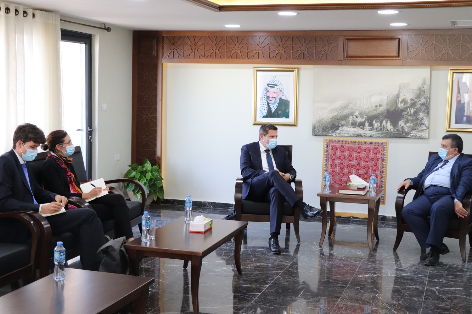 رئيس بلدية بيت لحم يبحث مع ممثل جمهورية سويسرا الجديد في فلسطين سُبل التعاون وتوقيع إتفاقية توأمة مع مدينة إنغلبرج السويسرية