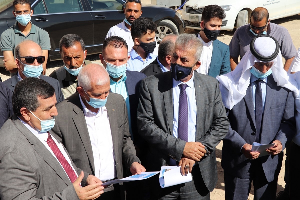 تحت رعاية وبمشاركة وزير الحكم المحلي م. مجدي الصالح: بلدية بيت لحم تضع حجر الأساس لمشروع مسلخ بلدي نموذجي ومشروع شارع واد مسلم