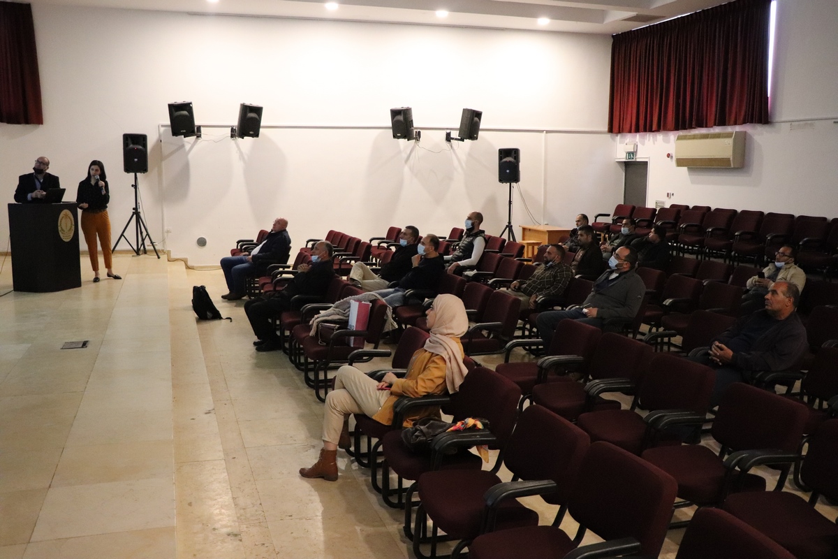 اللقاء المجتمعي التشاوري الاول للبدء بمشروع فرز الكرتون والورق في محافظة بيت لحم