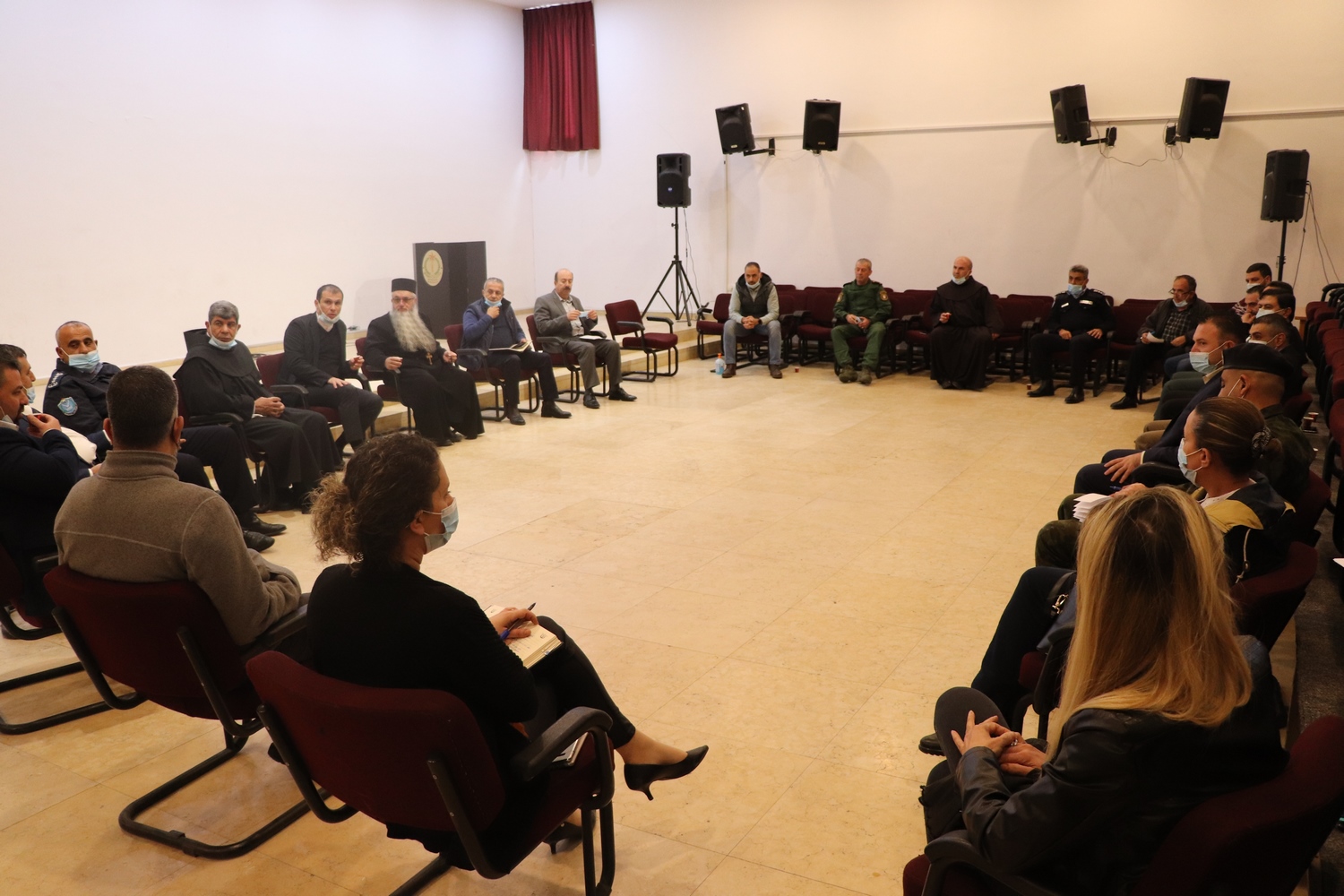 بلدية بيت لحم تعقد لقاءً تشاوريا للخروج برؤية مشتركة في تنظيم الاحتفالات الميلادية المجيدة ضمن إجراءات السلامة والوقاية العامة