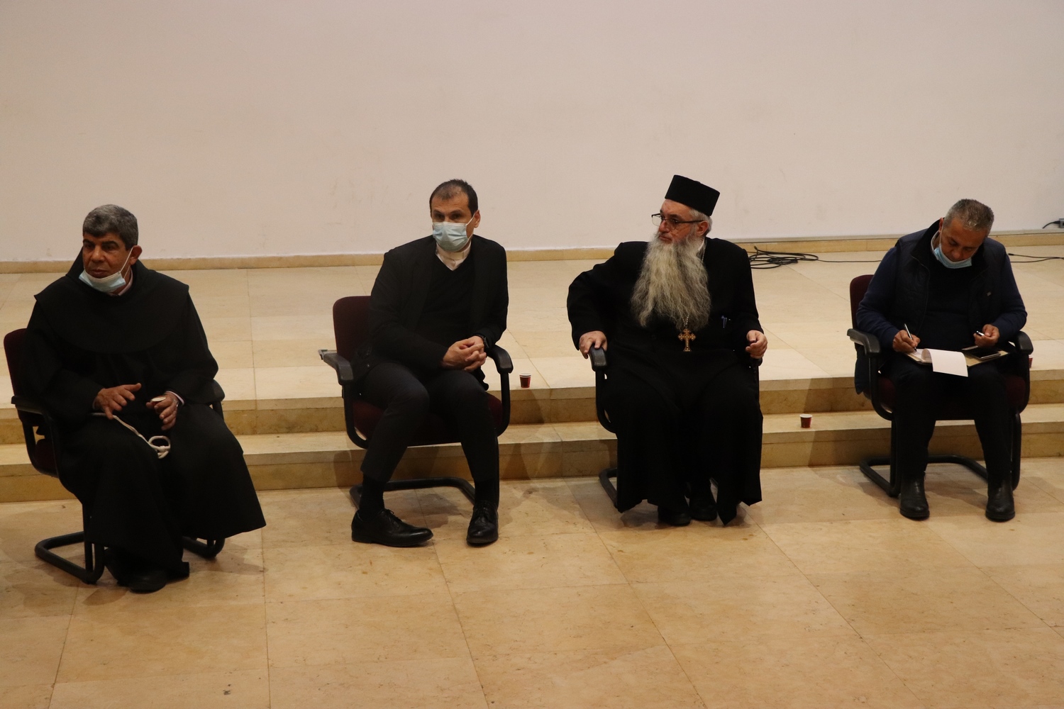 بلدية بيت لحم تعقد لقاءً تشاوريا للخروج برؤية مشتركة في تنظيم الاحتفالات الميلادية المجيدة ضمن إجراءات السلامة والوقاية العامة