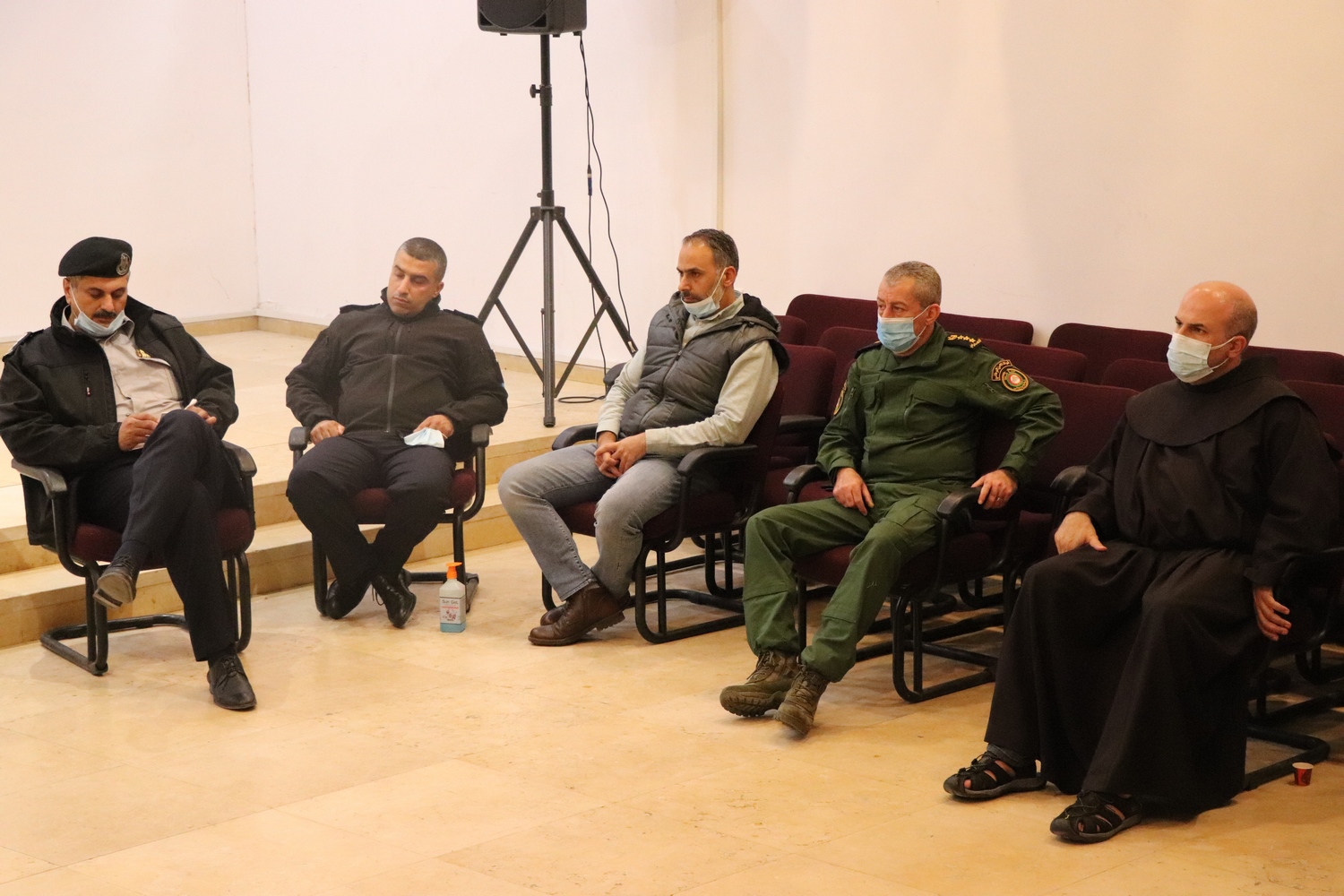 بلدية بيت لحم تعقد لقاءً تشاوريا للخروج برؤية مشتركة في تنظيم الاحتفالات الميلادية المجيدة ضمن إجراءات السلامة والوقاية العامة