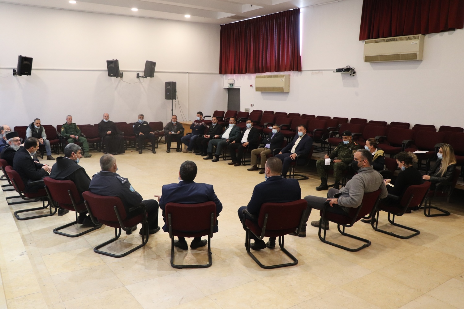 بلدية بيت لحم تعقد لقاءً تشاوريا للخروج برؤية مشتركة في تنظيم الاحتفالات الميلادية المجيدة ضمن إجراءات السلامة والوقاية العامة