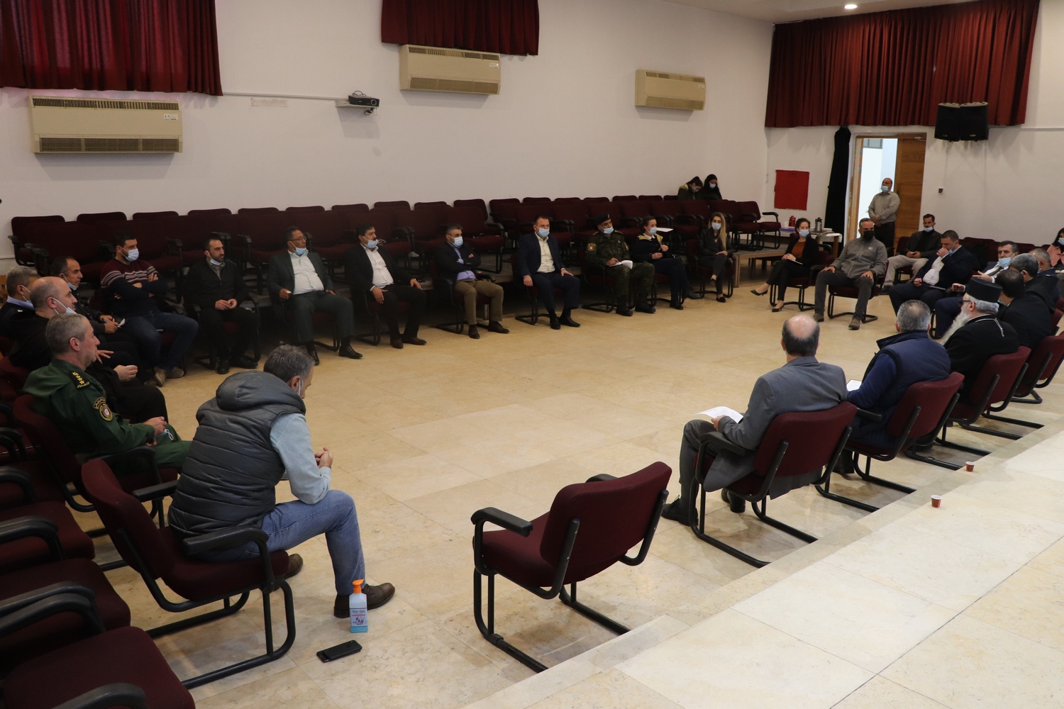 بلدية بيت لحم تعقد لقاءً تشاوريا للخروج برؤية مشتركة في تنظيم الاحتفالات الميلادية المجيدة ضمن إجراءات السلامة والوقاية العامة