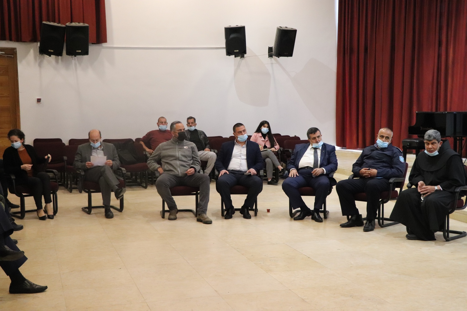 بلدية بيت لحم تعقد لقاءً تشاوريا للخروج برؤية مشتركة في تنظيم الاحتفالات الميلادية المجيدة ضمن إجراءات السلامة والوقاية العامة