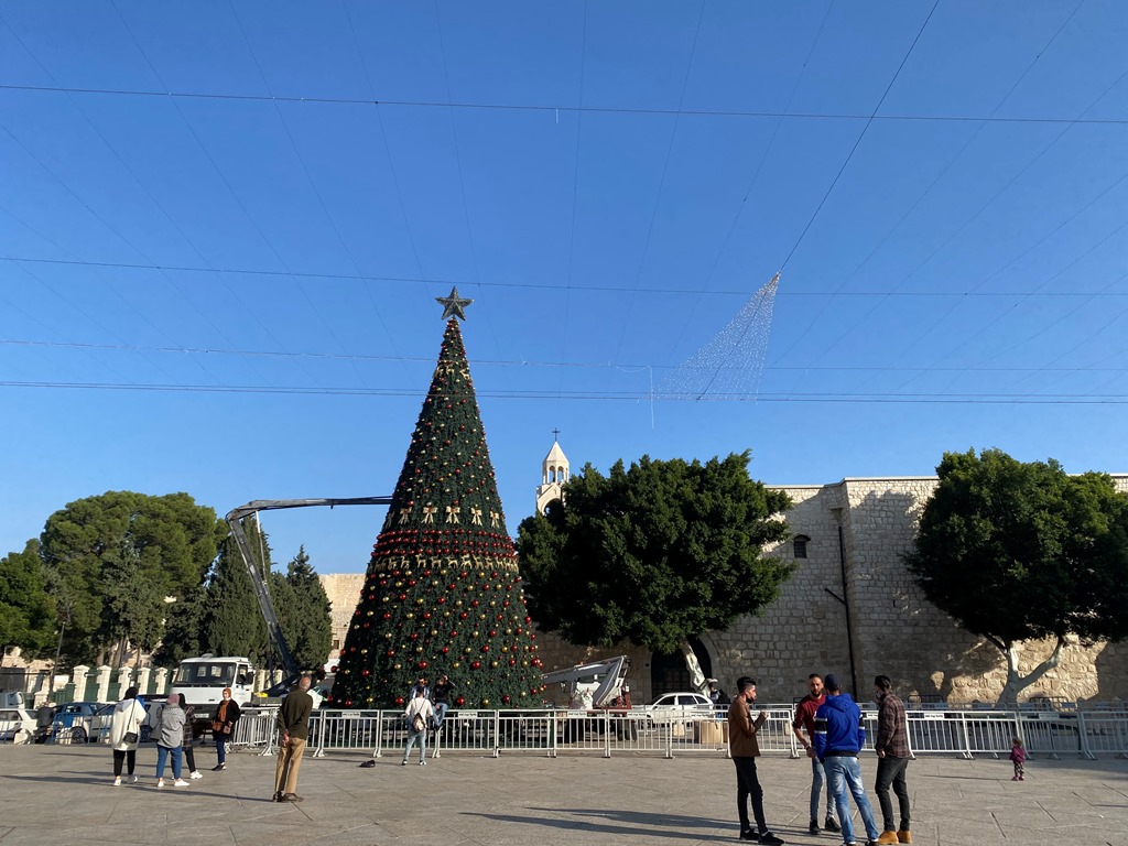 خلال المؤتمر الصحفي السنوي التقليدي:  رئيس بلدية بيت لحم يطلق رسالة الميلاد " الميلاد نور وحياة"