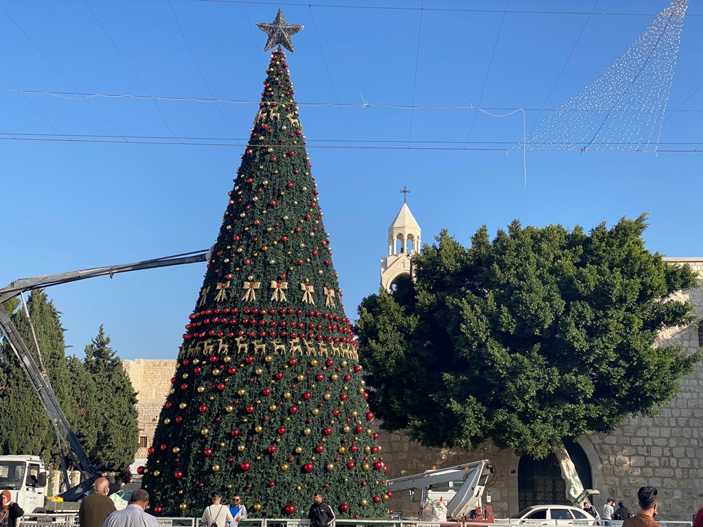 خلال المؤتمر الصحفي السنوي التقليدي:  رئيس بلدية بيت لحم يطلق رسالة الميلاد " الميلاد نور وحياة"