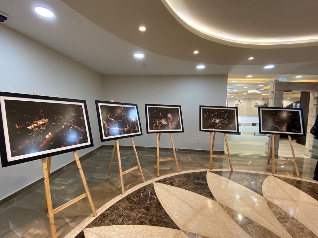 خلال المؤتمر الصحفي السنوي التقليدي:  رئيس بلدية بيت لحم يطلق رسالة الميلاد " الميلاد نور وحياة"