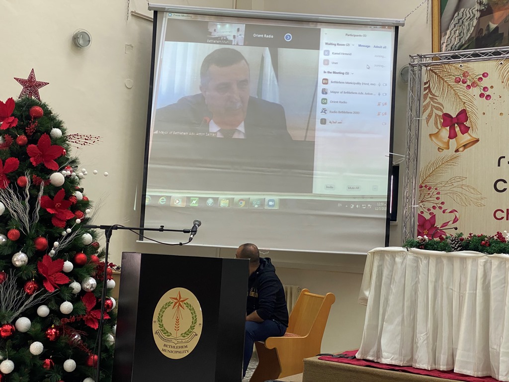 خلال المؤتمر الصحفي السنوي التقليدي:  رئيس بلدية بيت لحم يطلق رسالة الميلاد " الميلاد نور وحياة"