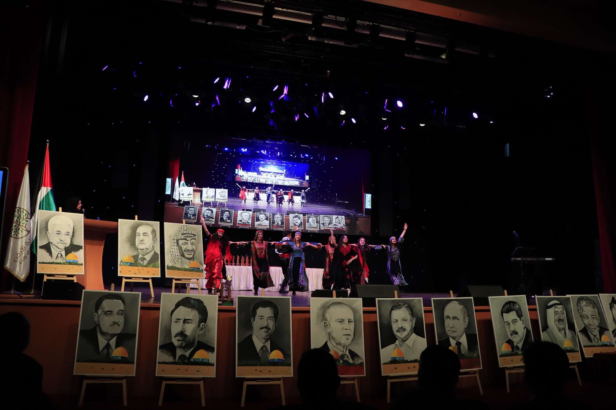 تكريم رئيس بلدية بيت لحم المحامي أنطون سلمان بمنحه لقب شخصية العام الريادية خلال حفل تكريم شخصية العام الثالث عشر من مؤسسة سيدة الارض