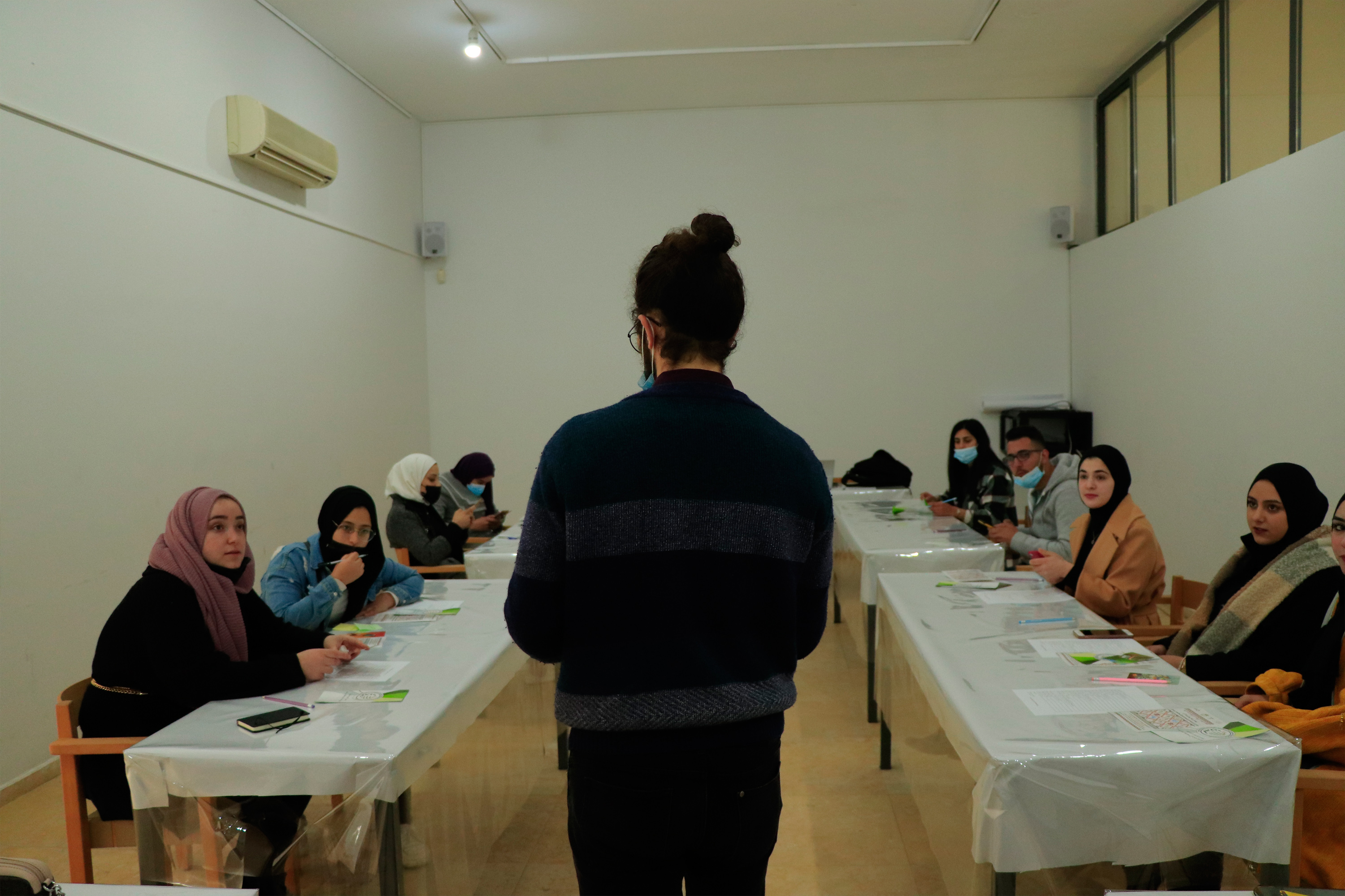 عقد اول ورشة عمل بعنوان "التصميم بوجهة مغايرة" والتي تستمر لمدة شهر