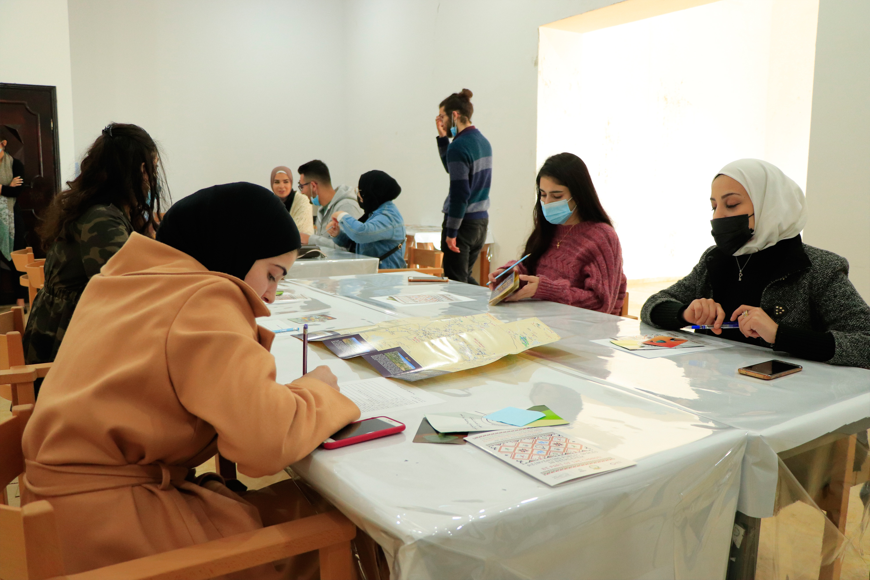 عقد اول ورشة عمل بعنوان "التصميم بوجهة مغايرة" والتي تستمر لمدة شهر