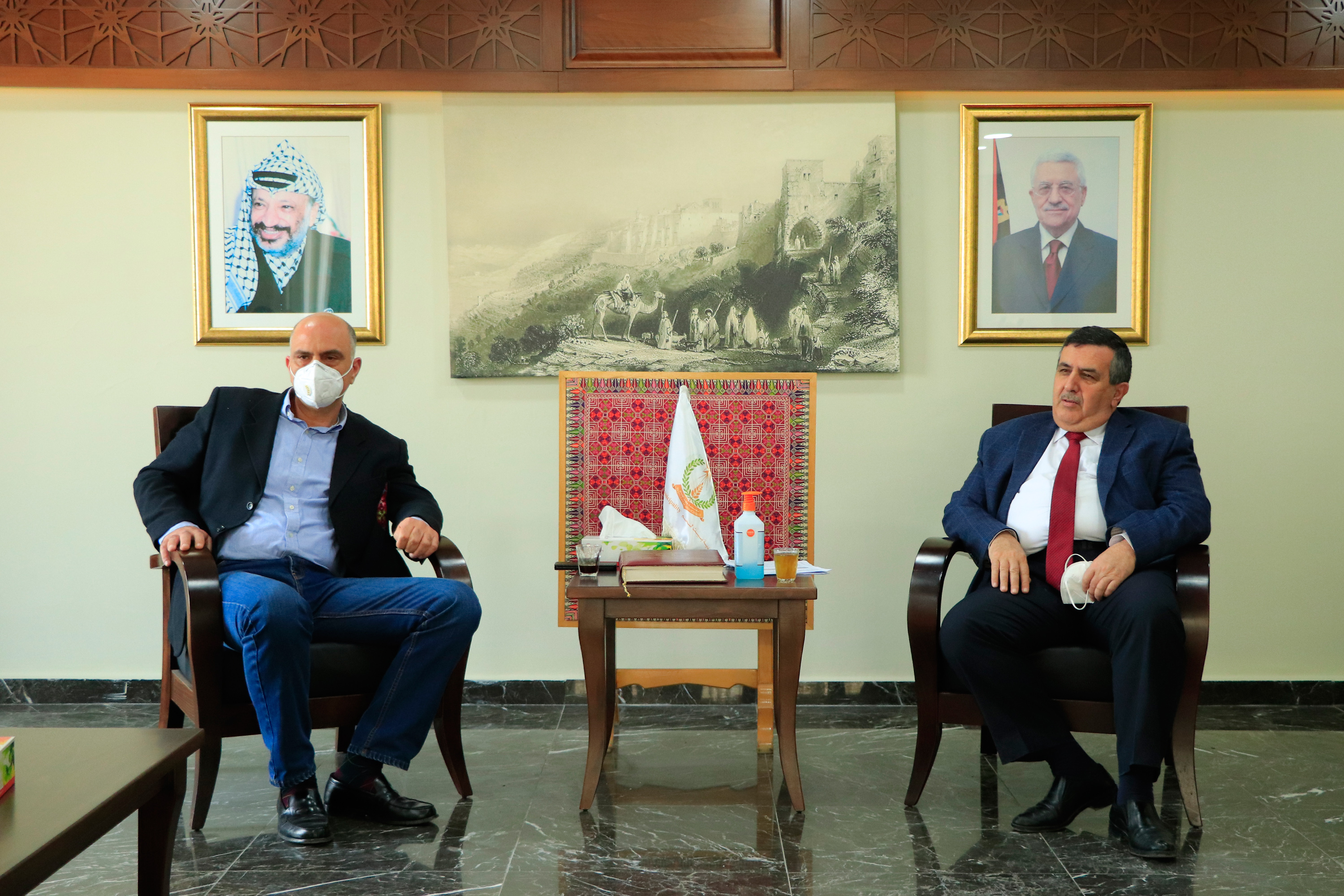 بلدية بيت لحم تستقبل مركز بيت لحم التعليمي الإبداعي لإعادة استخدام مخلفات البيئة