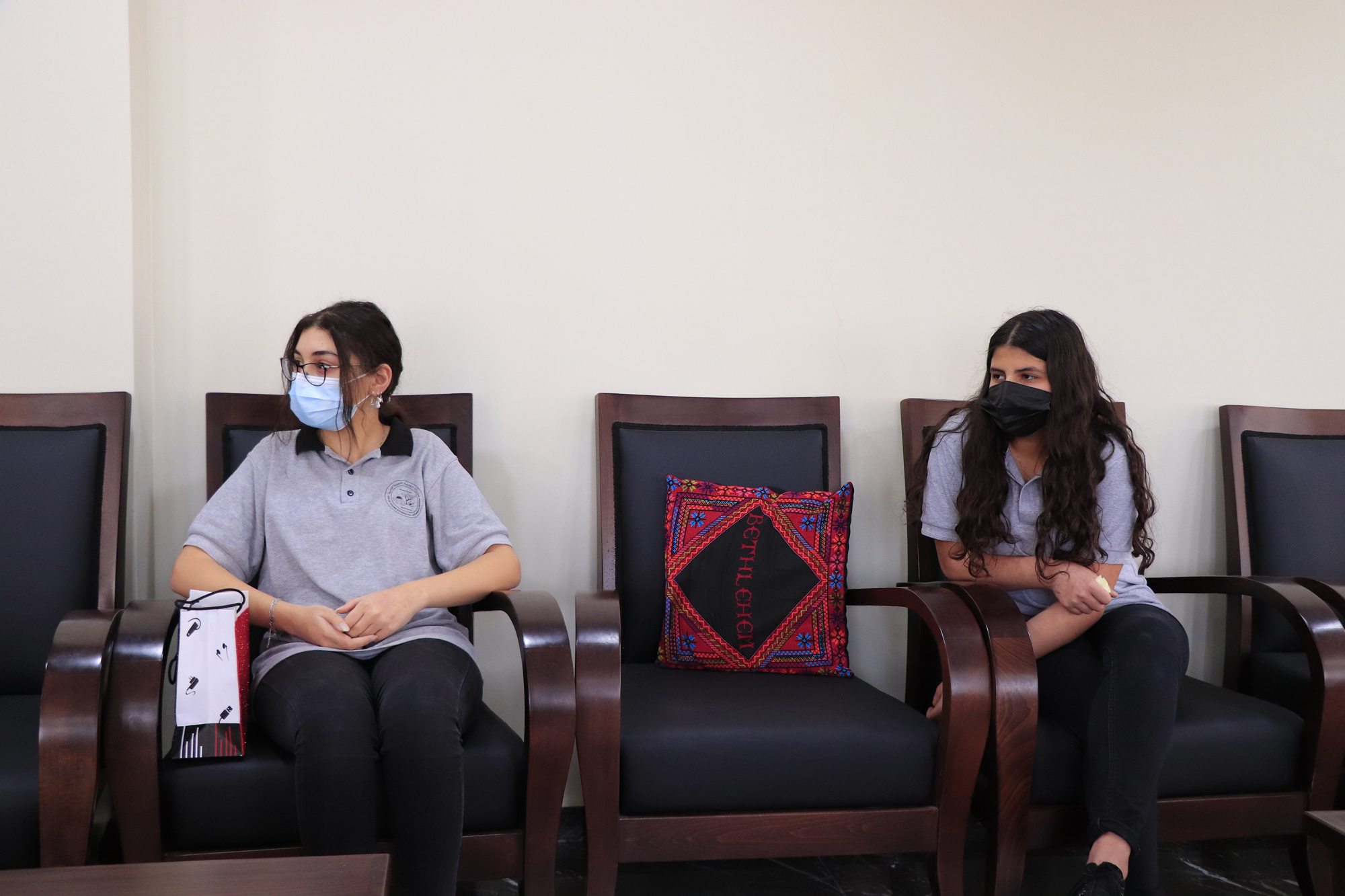 سلمان يناقش قضايا بيت لحم التنموية مع وفد طلاب برنامج القيادات الشابة التابع لمدرسة دار الكلمة الإنجيلية اللوثرية