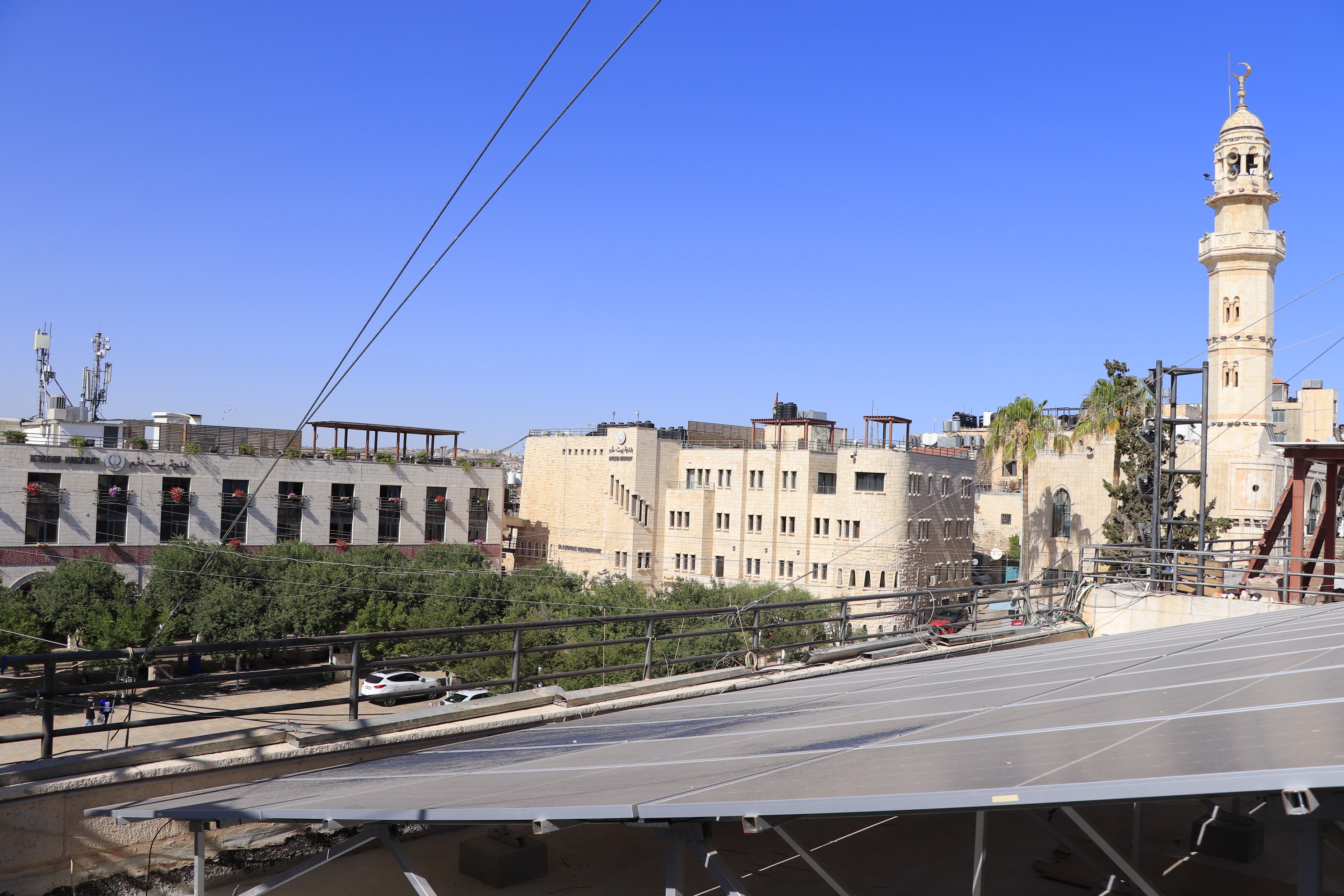 نحو مدينة صديقة للبيئة: بلدية بيت لحم تعمل مع توأمتها تورين الإيطالية على تنفيذ عدة مشاريع للطاقة المتجددة