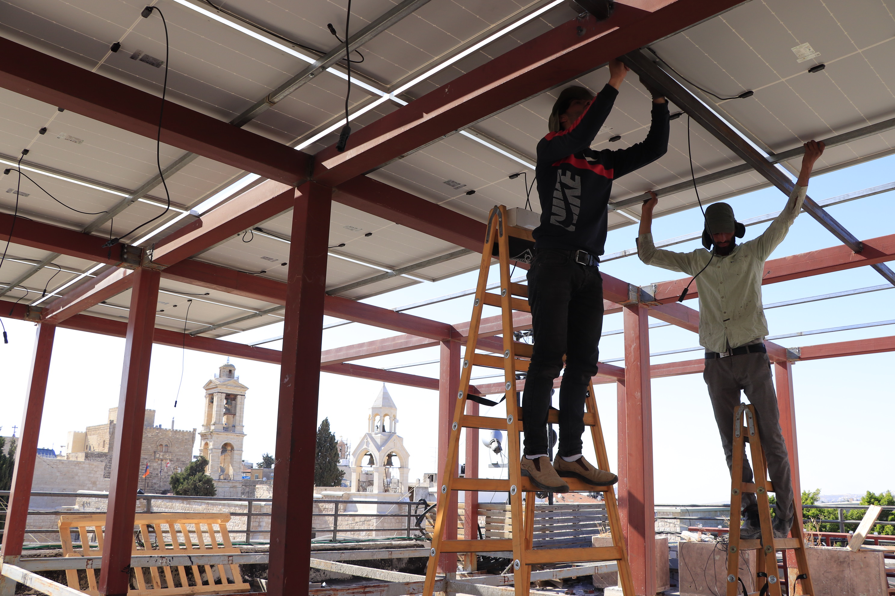 نحو مدينة صديقة للبيئة: بلدية بيت لحم تعمل مع توأمتها تورين الإيطالية على تنفيذ عدة مشاريع للطاقة المتجددة