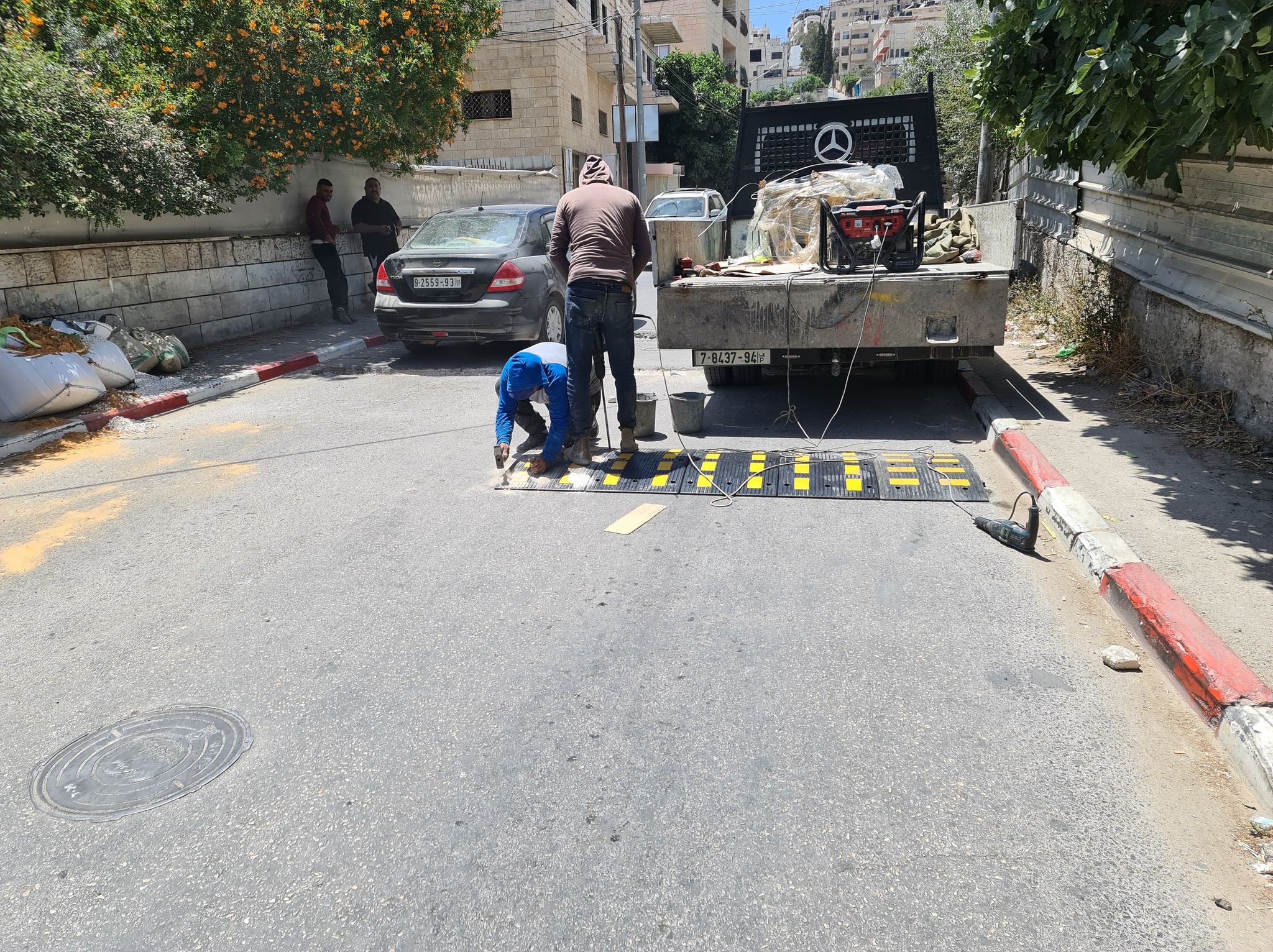 قسم الأشغال في بلدية بيت لحم يتابع بعض الأعمال في المدينة