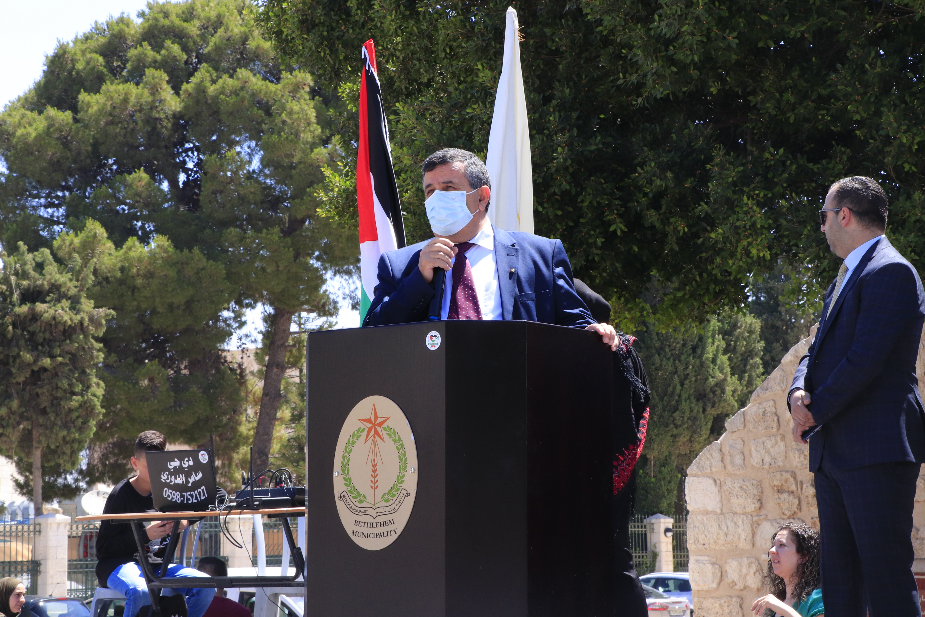 افتتاح سوق المزارعين الوطني في ساحة المهد لتعزيز صمود المزارع الفلسطيني ضمن فعاليات بيت لحم عاصمة الثقافة العربية وأسبوع الإقتصاد الوطني