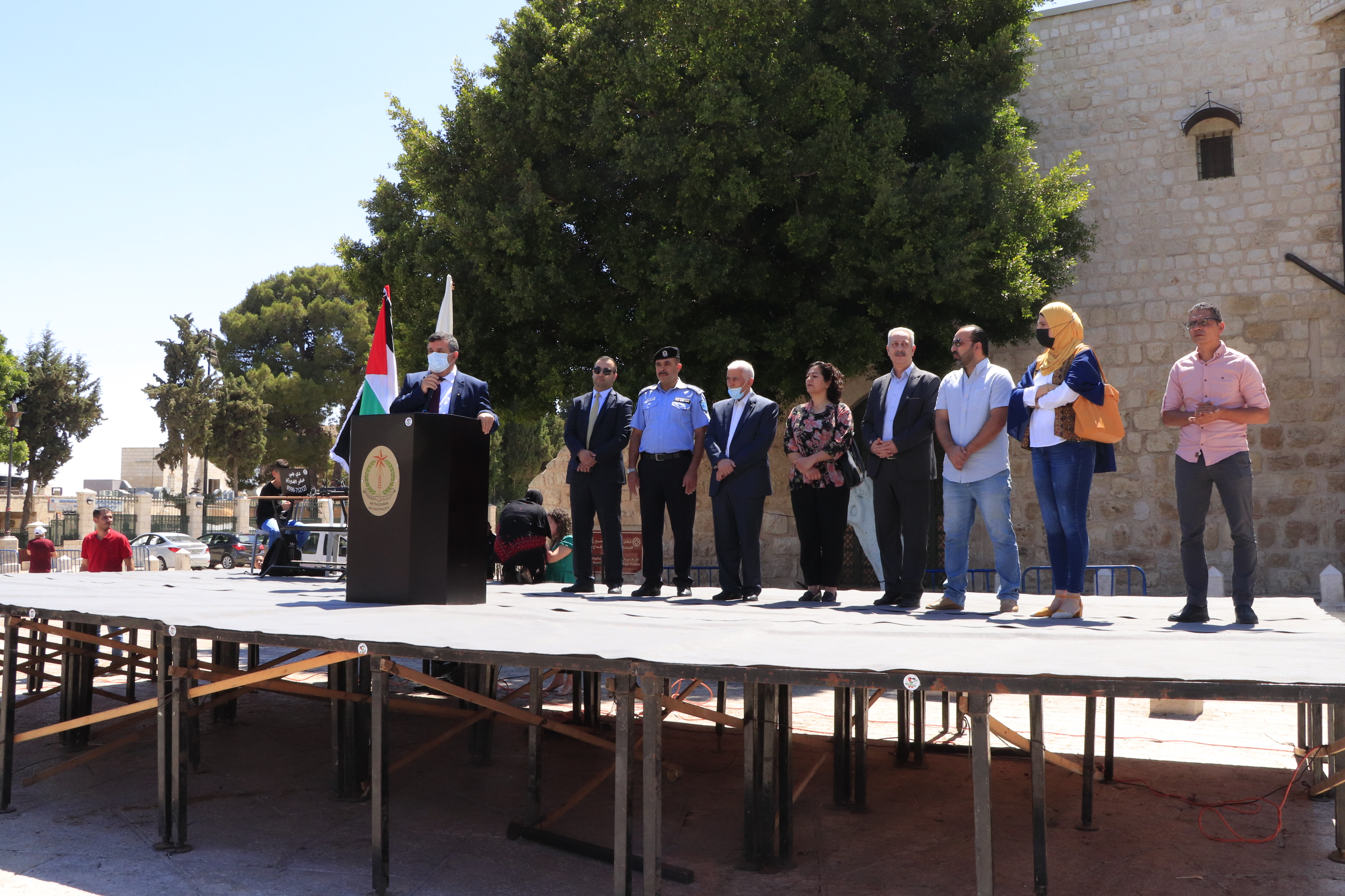 افتتاح سوق المزارعين الوطني في ساحة المهد لتعزيز صمود المزارع الفلسطيني ضمن فعاليات بيت لحم عاصمة الثقافة العربية وأسبوع الإقتصاد الوطني