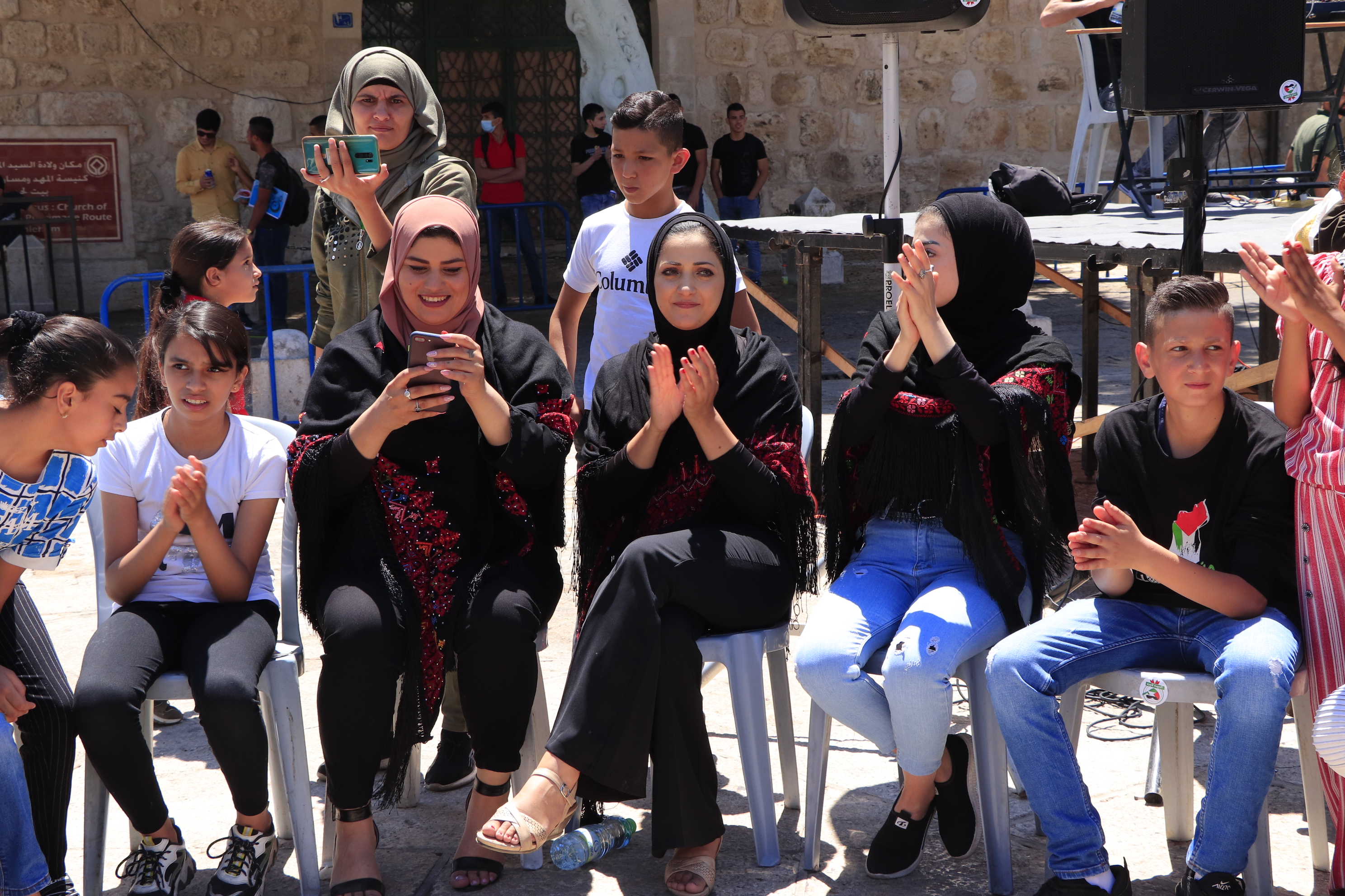 افتتاح سوق المزارعين الوطني في ساحة المهد لتعزيز صمود المزارع الفلسطيني ضمن فعاليات بيت لحم عاصمة الثقافة العربية وأسبوع الإقتصاد الوطني