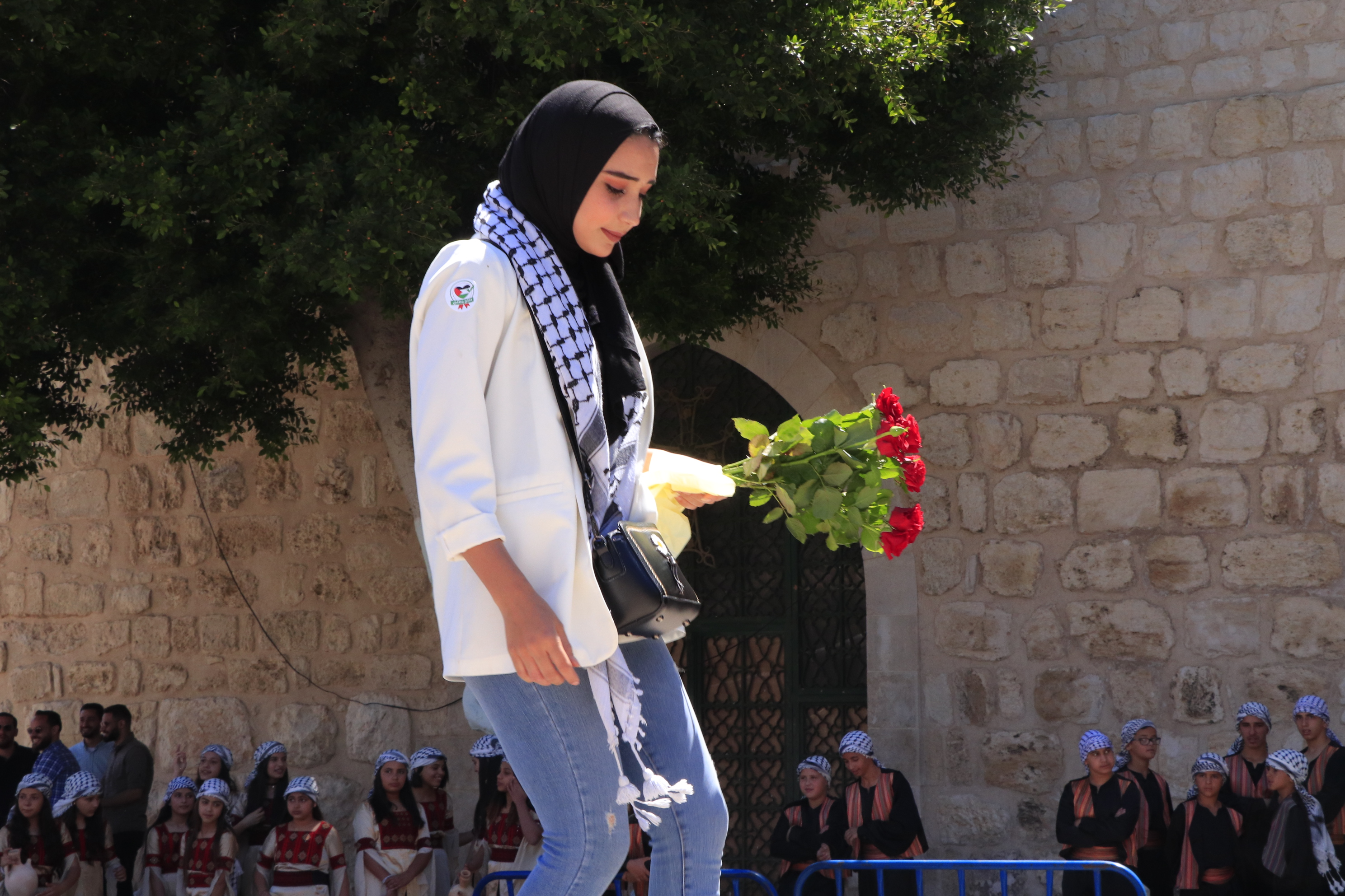 افتتاح سوق المزارعين الوطني في ساحة المهد لتعزيز صمود المزارع الفلسطيني ضمن فعاليات بيت لحم عاصمة الثقافة العربية وأسبوع الإقتصاد الوطني