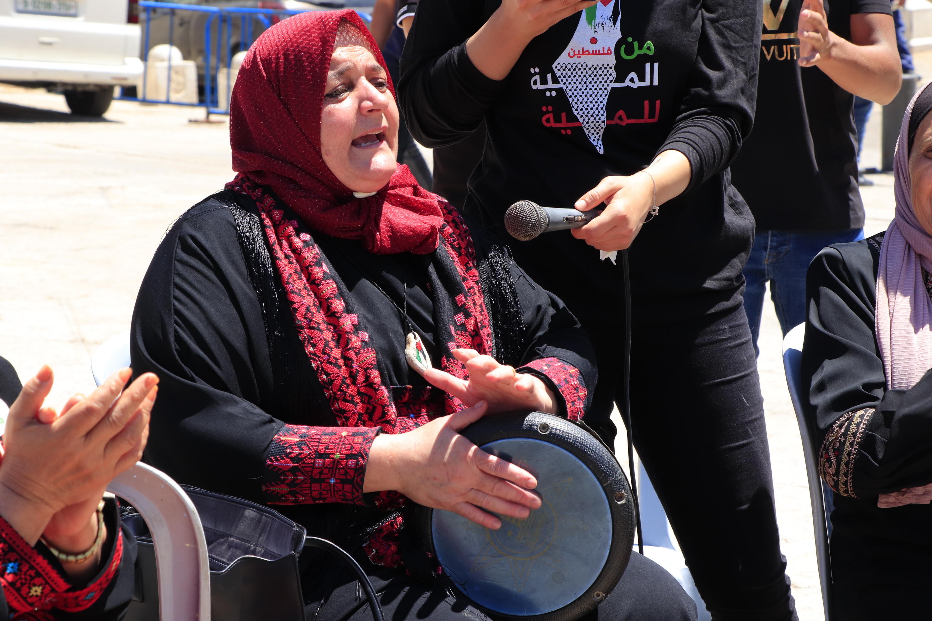 افتتاح سوق المزارعين الوطني في ساحة المهد لتعزيز صمود المزارع الفلسطيني ضمن فعاليات بيت لحم عاصمة الثقافة العربية وأسبوع الإقتصاد الوطني