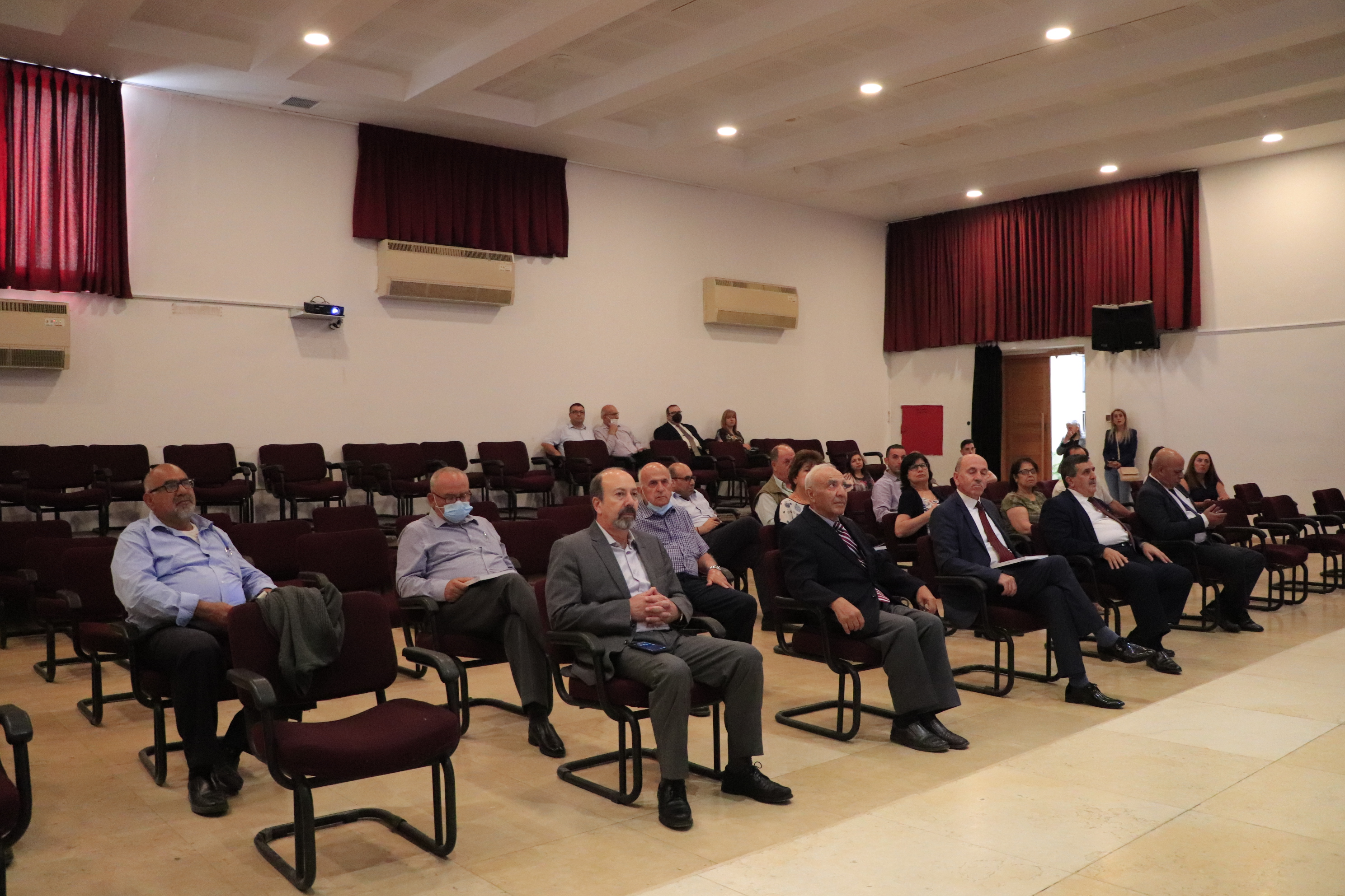 إشهار كتاب "بيت لحم مدينة الفرح العظيم وعاصمة الثقافة العربية" ضمن أول فعاليات بيت لحم عاصمة الثقافة العربية