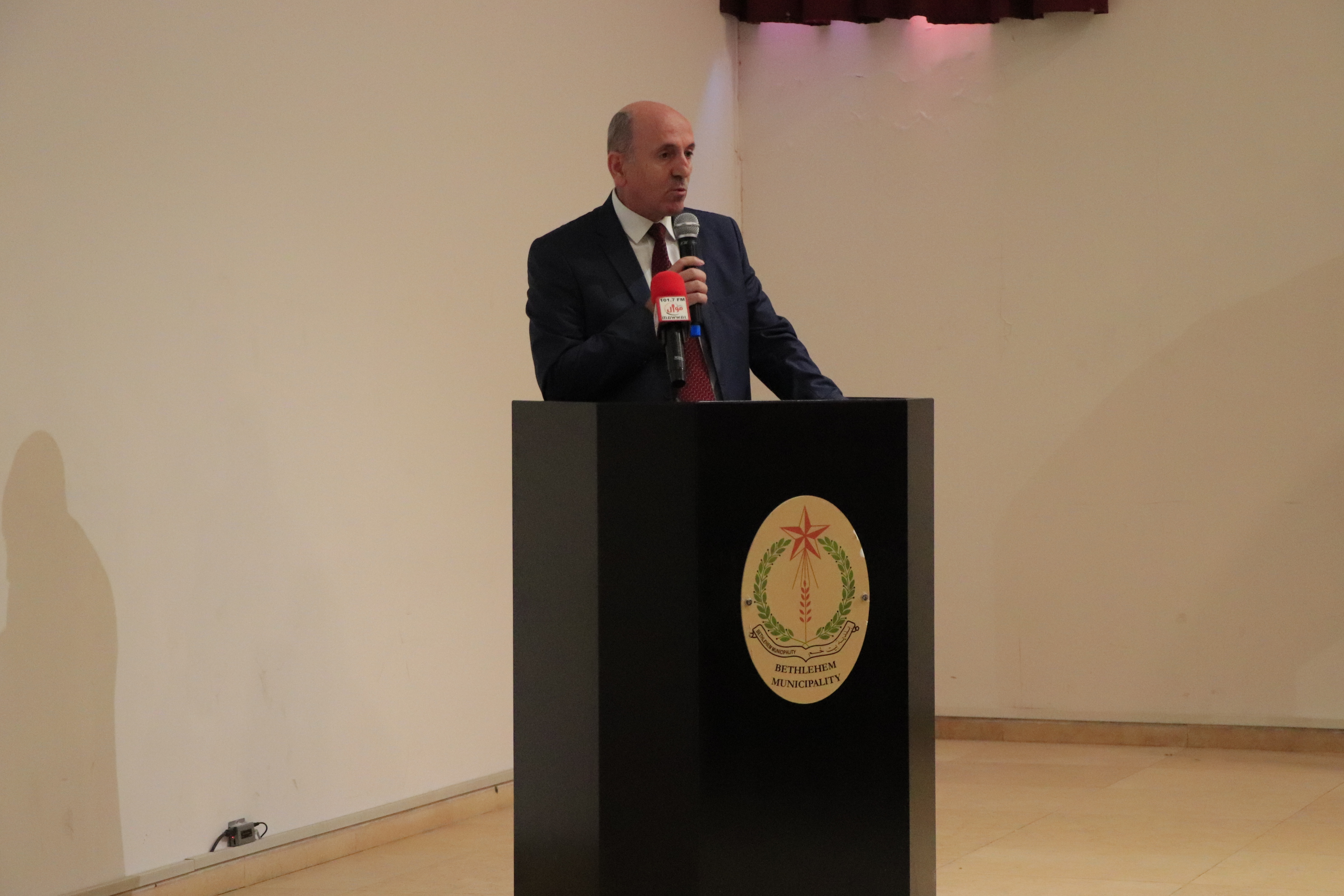 إشهار كتاب "بيت لحم مدينة الفرح العظيم وعاصمة الثقافة العربية" ضمن أول فعاليات بيت لحم عاصمة الثقافة العربية