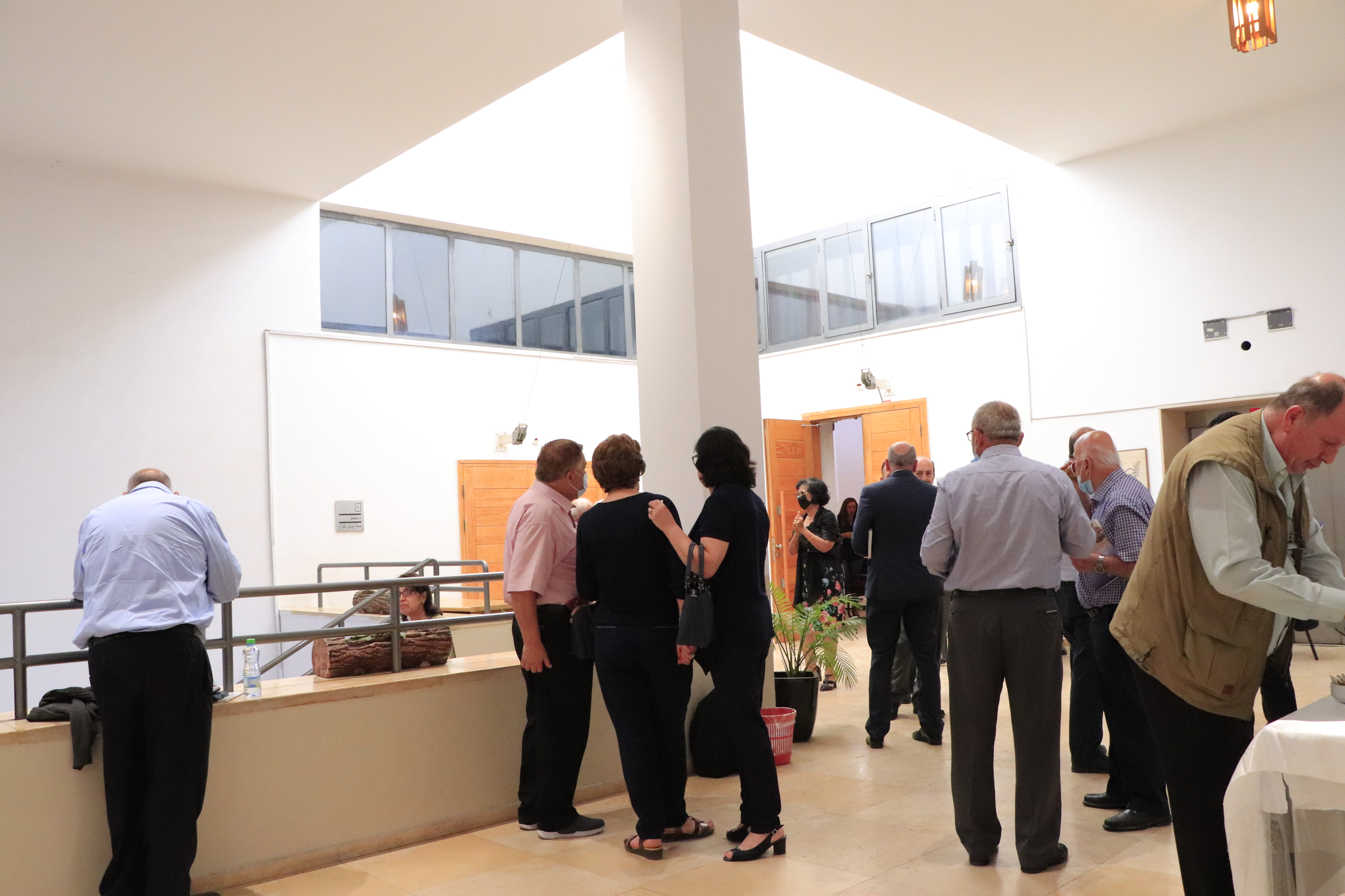 إشهار كتاب "بيت لحم مدينة الفرح العظيم وعاصمة الثقافة العربية" ضمن أول فعاليات بيت لحم عاصمة الثقافة العربية