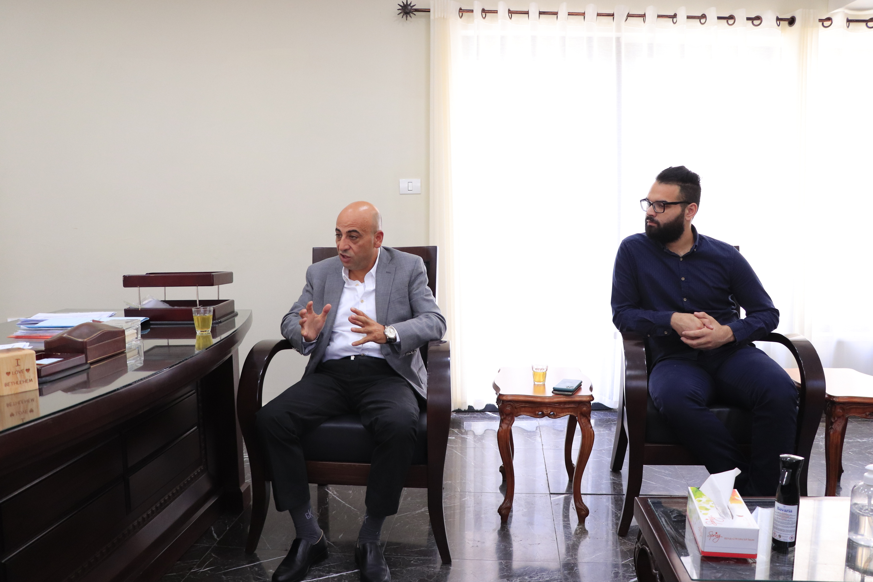 سلمان يبحث سبل التعاون المشترك بين بلدية بيت لحم والمعهد الوطني الديمقراطي