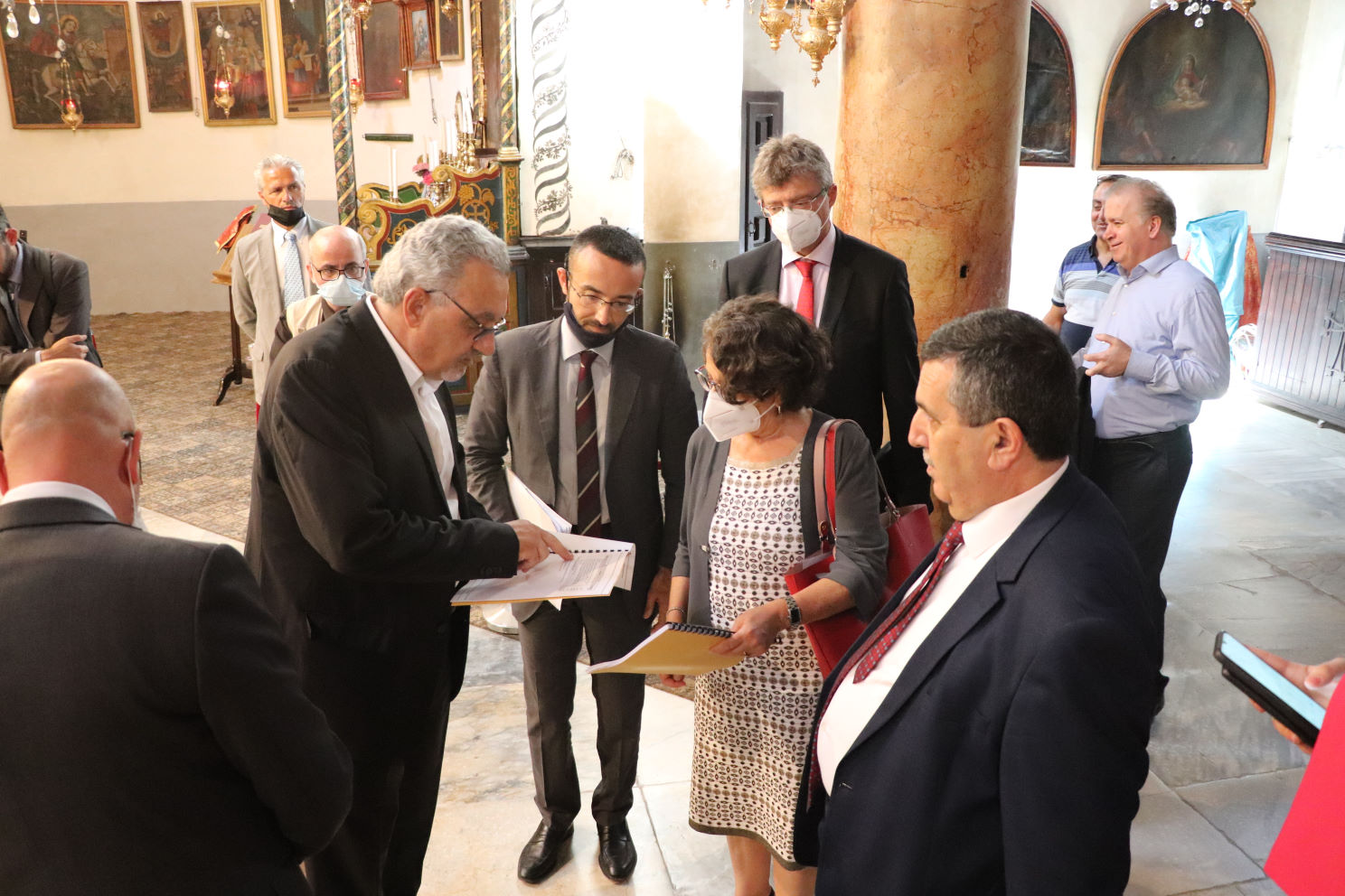 رئيس بلدية بيت لحم يؤكد لنائبة وزير الشؤون الخارجية والتعاون الدولي الايطالية اهمية دعم المسيرة السلمية لتحقيق وترسيخ مبادئ العدالة والسلام العادل والشامل الذي يضمن الحقوق الشرعية للشعب الفلسطيني