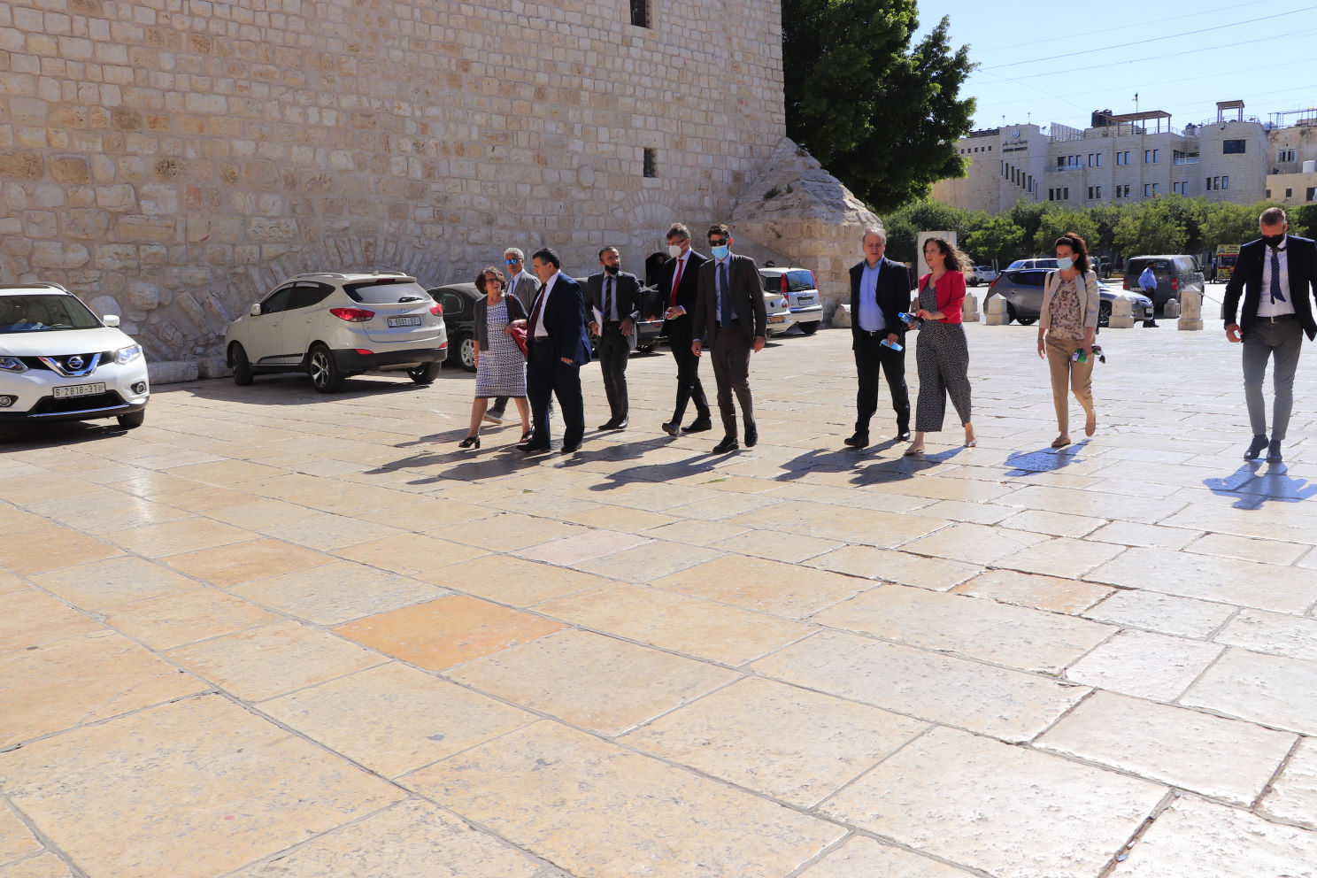 رئيس بلدية بيت لحم يؤكد لنائبة وزير الشؤون الخارجية والتعاون الدولي الايطالية اهمية دعم المسيرة السلمية لتحقيق وترسيخ مبادئ العدالة والسلام العادل والشامل الذي يضمن الحقوق الشرعية للشعب الفلسطيني