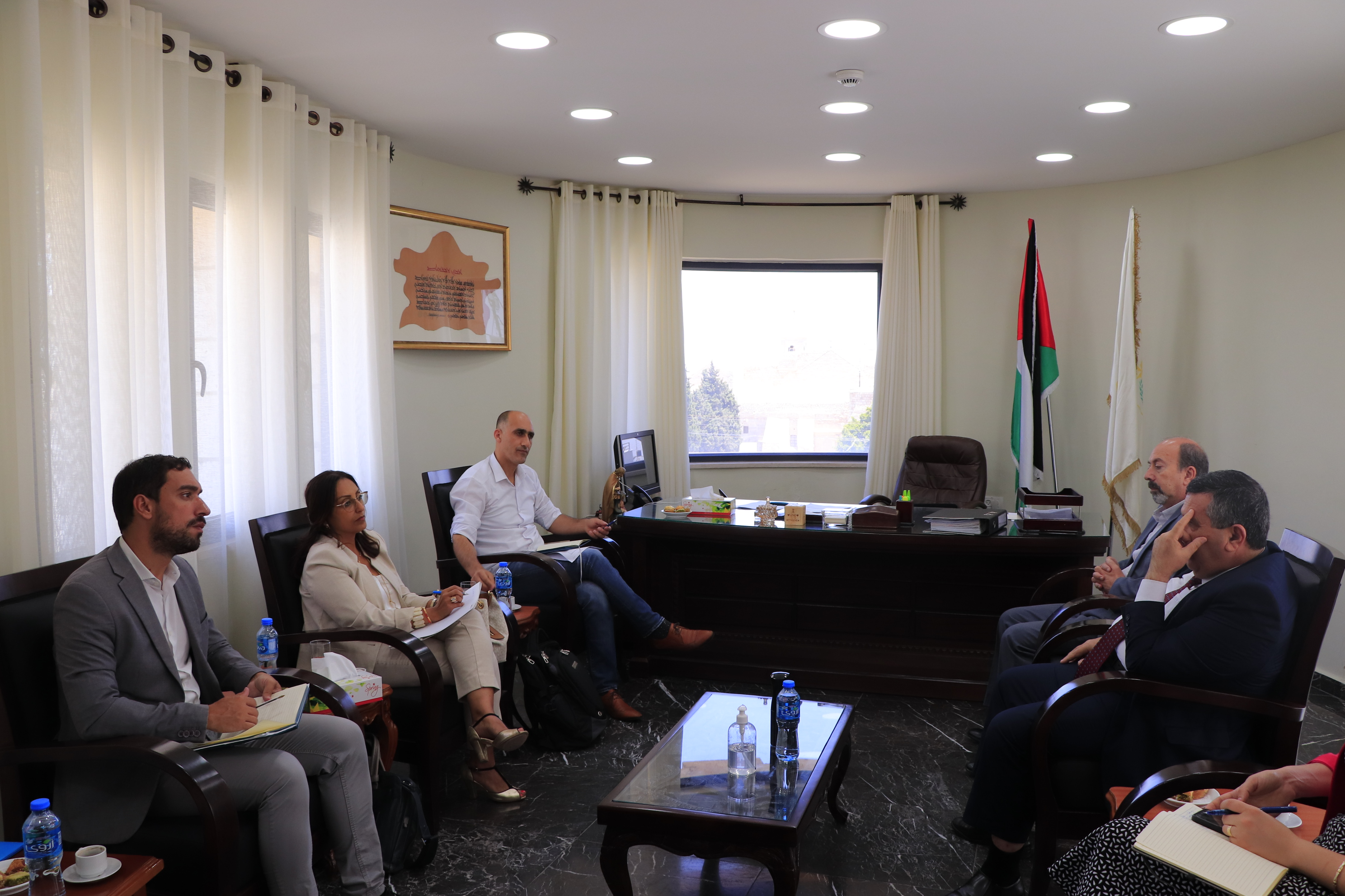 رئيس بلدية بيت لحم ومديرة مكتب اليونسيكو في رام الله يُناقشان آخر تطورات أعمال تأهيل مشروع متحف الرواية ويبحثان سُبل التعاون المُشترك