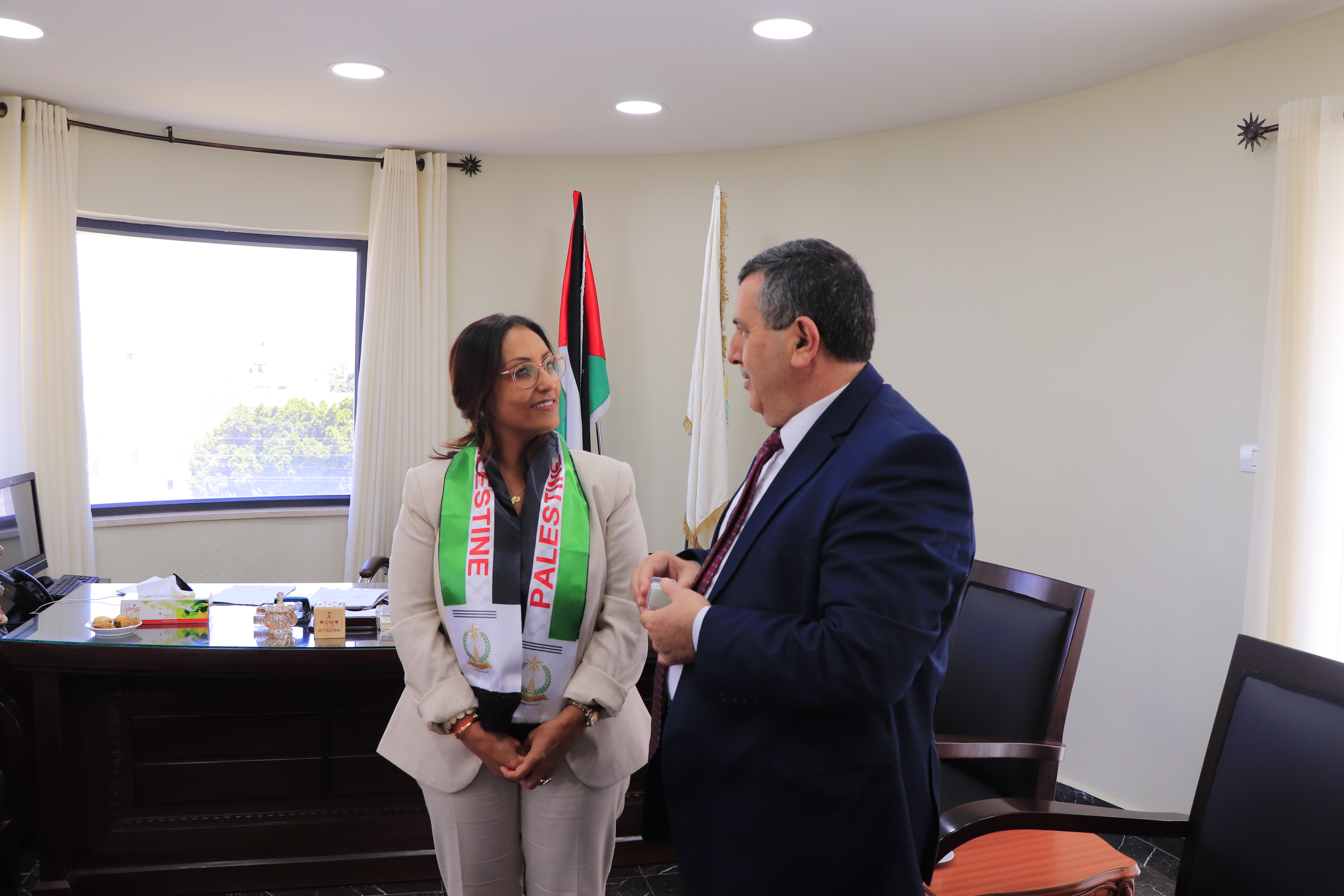 رئيس بلدية بيت لحم ومديرة مكتب اليونسيكو في رام الله يُناقشان آخر تطورات أعمال تأهيل مشروع متحف الرواية ويبحثان سُبل التعاون المُشترك