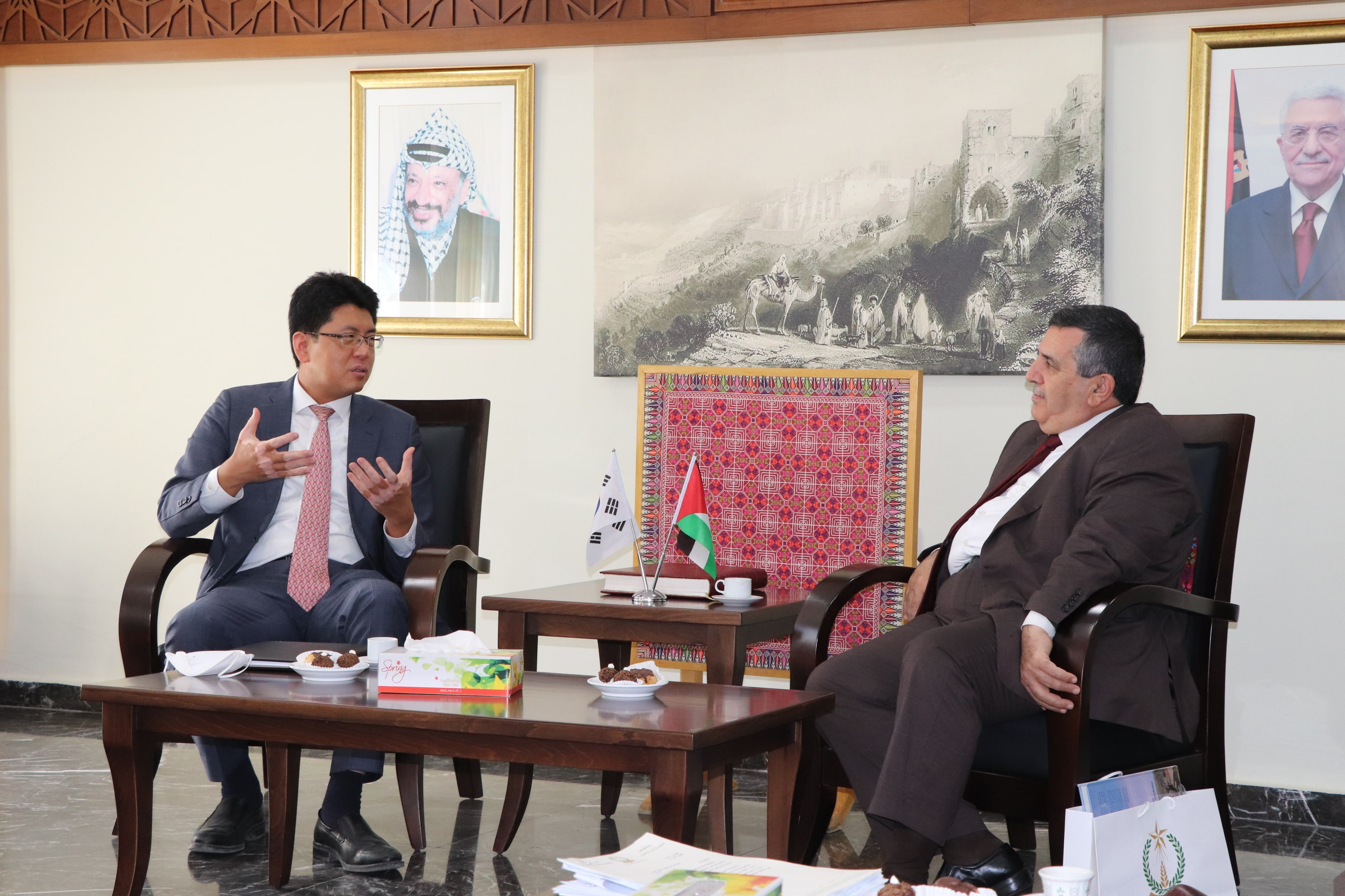 رئيس بلدية بيت لحم يستقبل ممثل جمهورية كوريا لدى دولة فلسطين