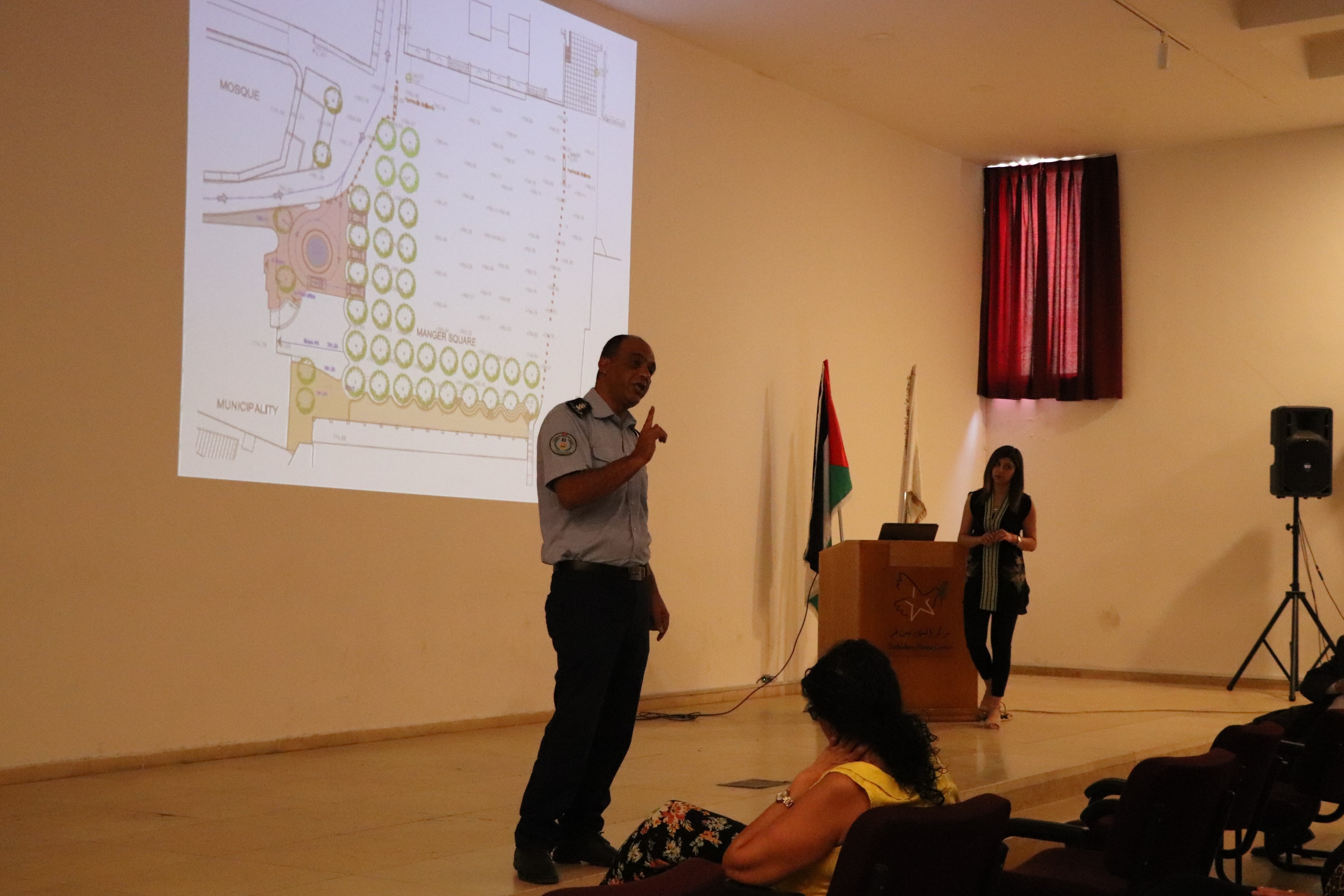 بلدية بيت لحم تعقد اجتماع اللجنة التوجيهية الرابع لعرض أعمال مشروع "إعادة تصميم واستخدام المساحات العامة في مدينة بيت لحم"